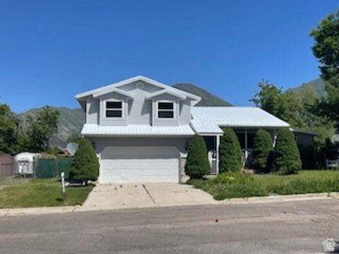 Tiny photo for 567 S HAZEL DR, Salem, UT 84653 (MLS # 2121277)
