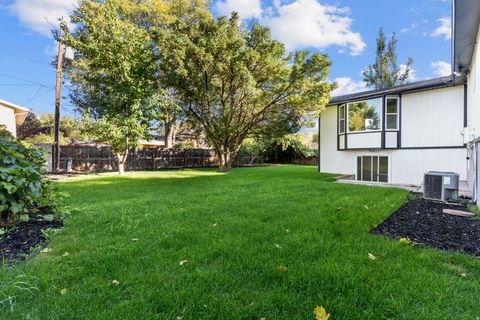 Tiny photo for 8657 S 910 E, Sandy, UT 84094 (MLS # 2124714)