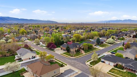 Tiny photo for 1415 JOHNSON WAY, Kaysville, UT 84037 (MLS # 2147610)