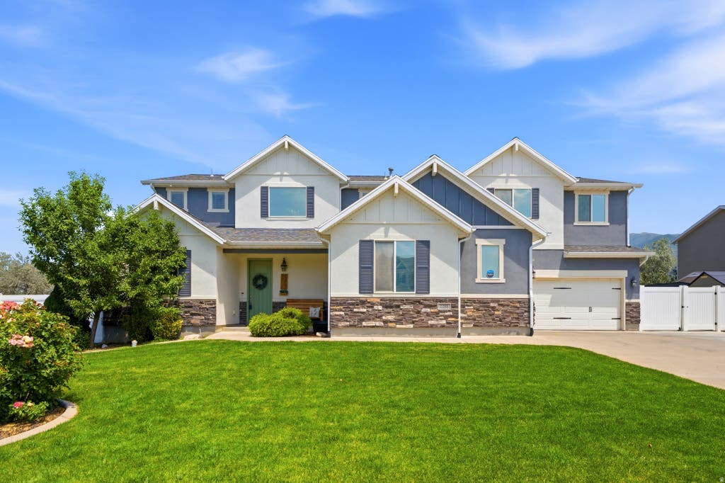 Photo of 2288 W MONARCH WAY, Farmington, UT 84025 (MLS # 2172579)
