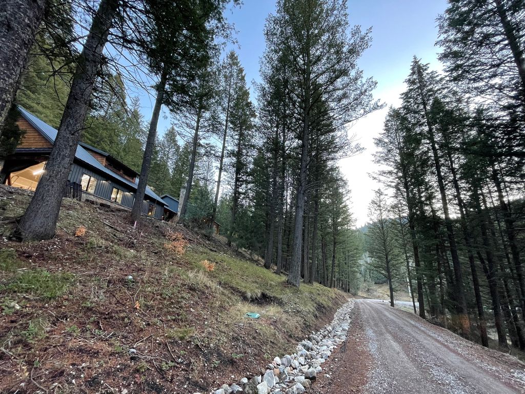 Photo of 14250 S SMITH RD, Lava Hot Springs, ID 83246 (MLS # 2124206)