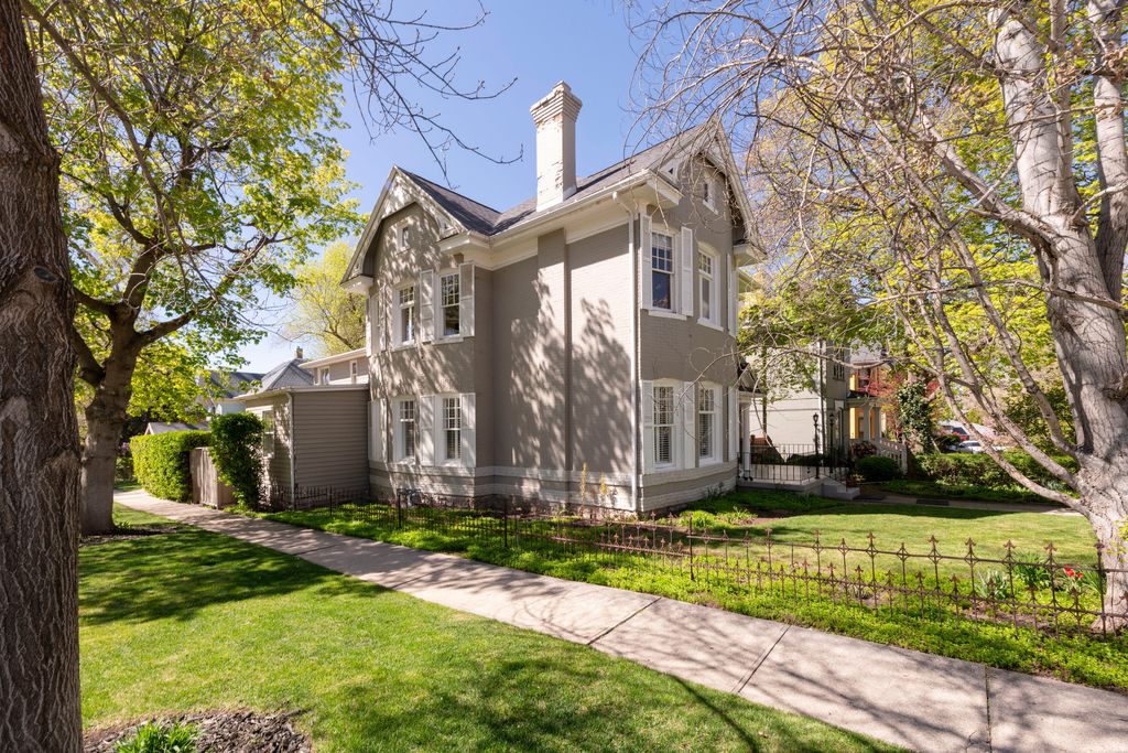 Photo of 1040 E FIRST AVE, Salt Lake City, UT 84103 (MLS # 2149306)