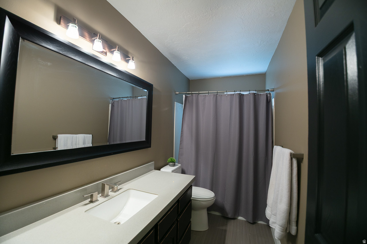 ARGYLE ACRES - Residential