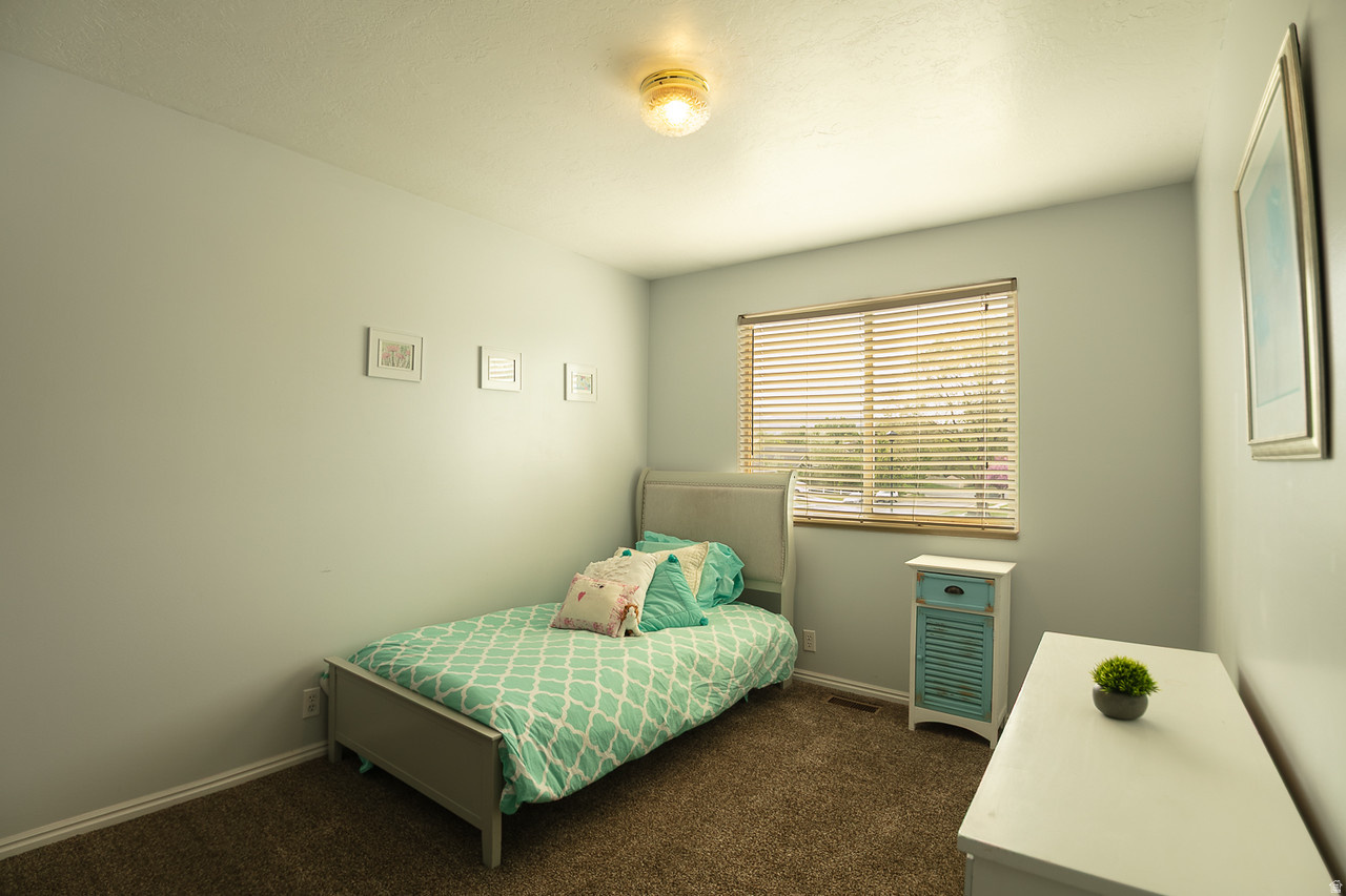 ARGYLE ACRES - Residential