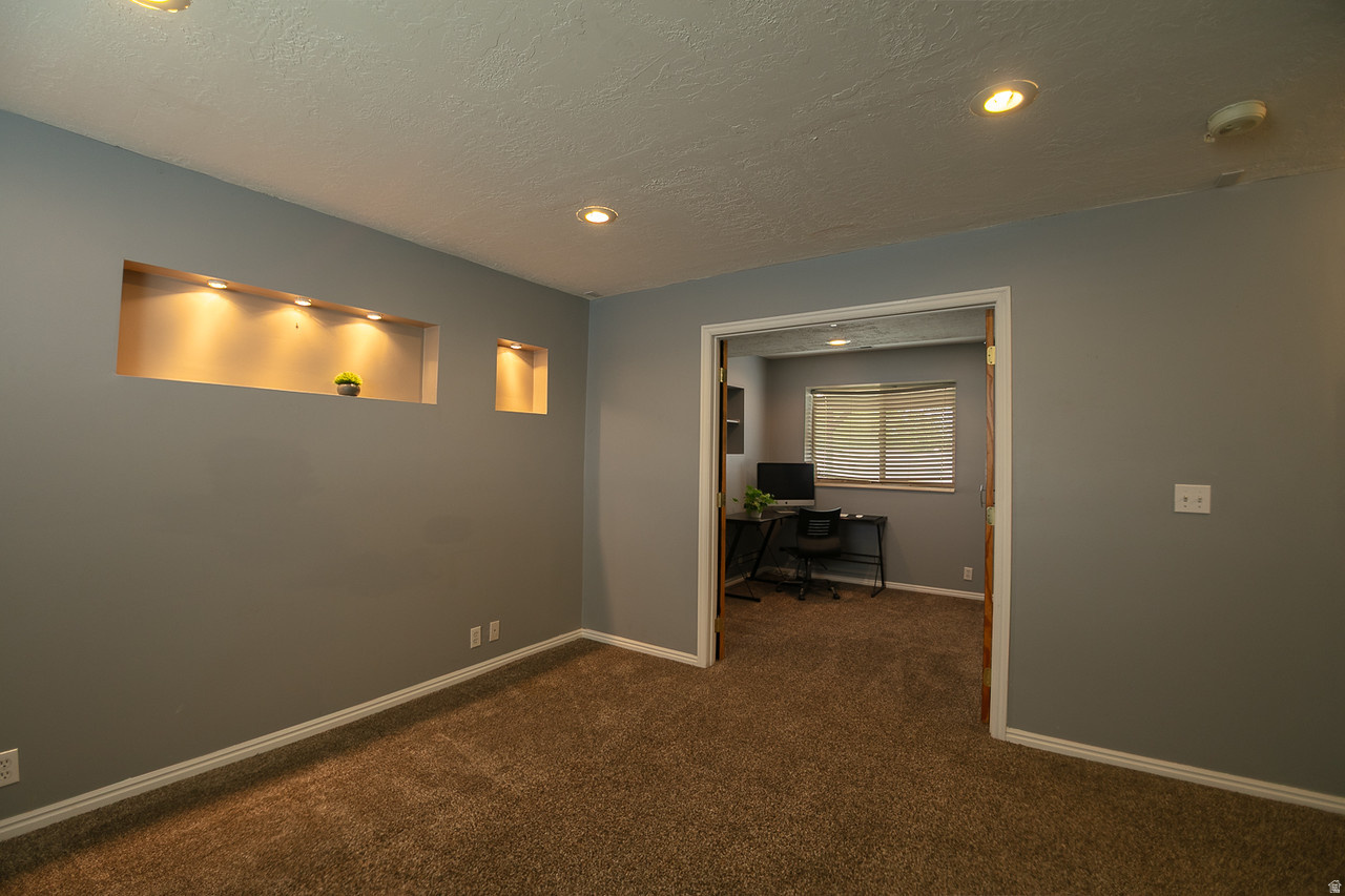 ARGYLE ACRES - Residential