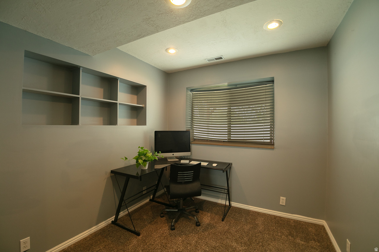 ARGYLE ACRES - Residential