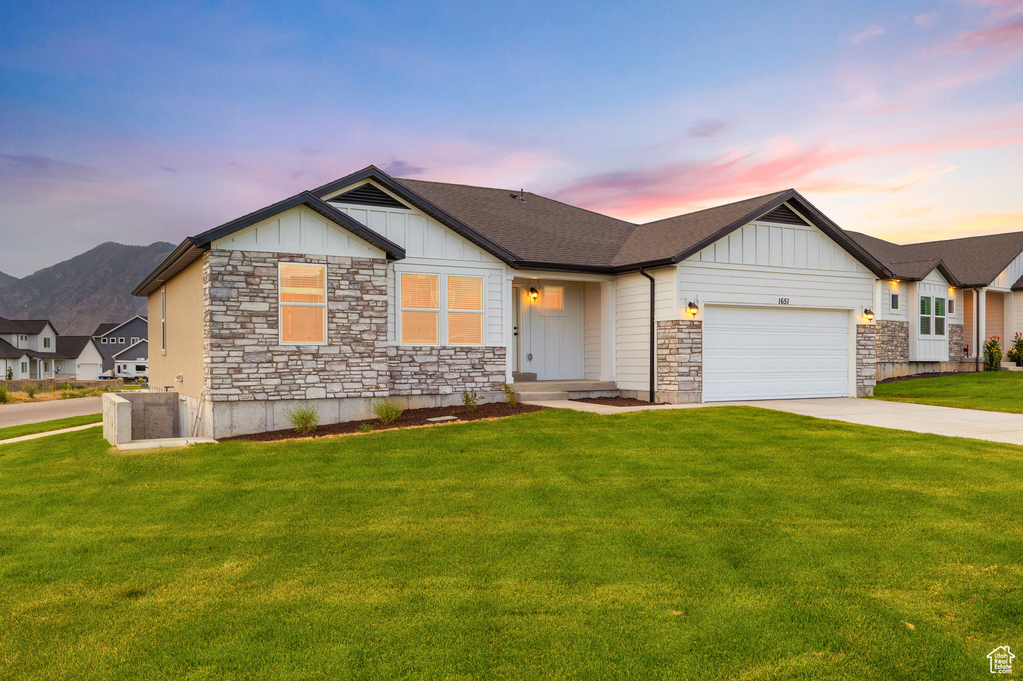 SUMMIT RIDGE @ THE HILLS - Residential