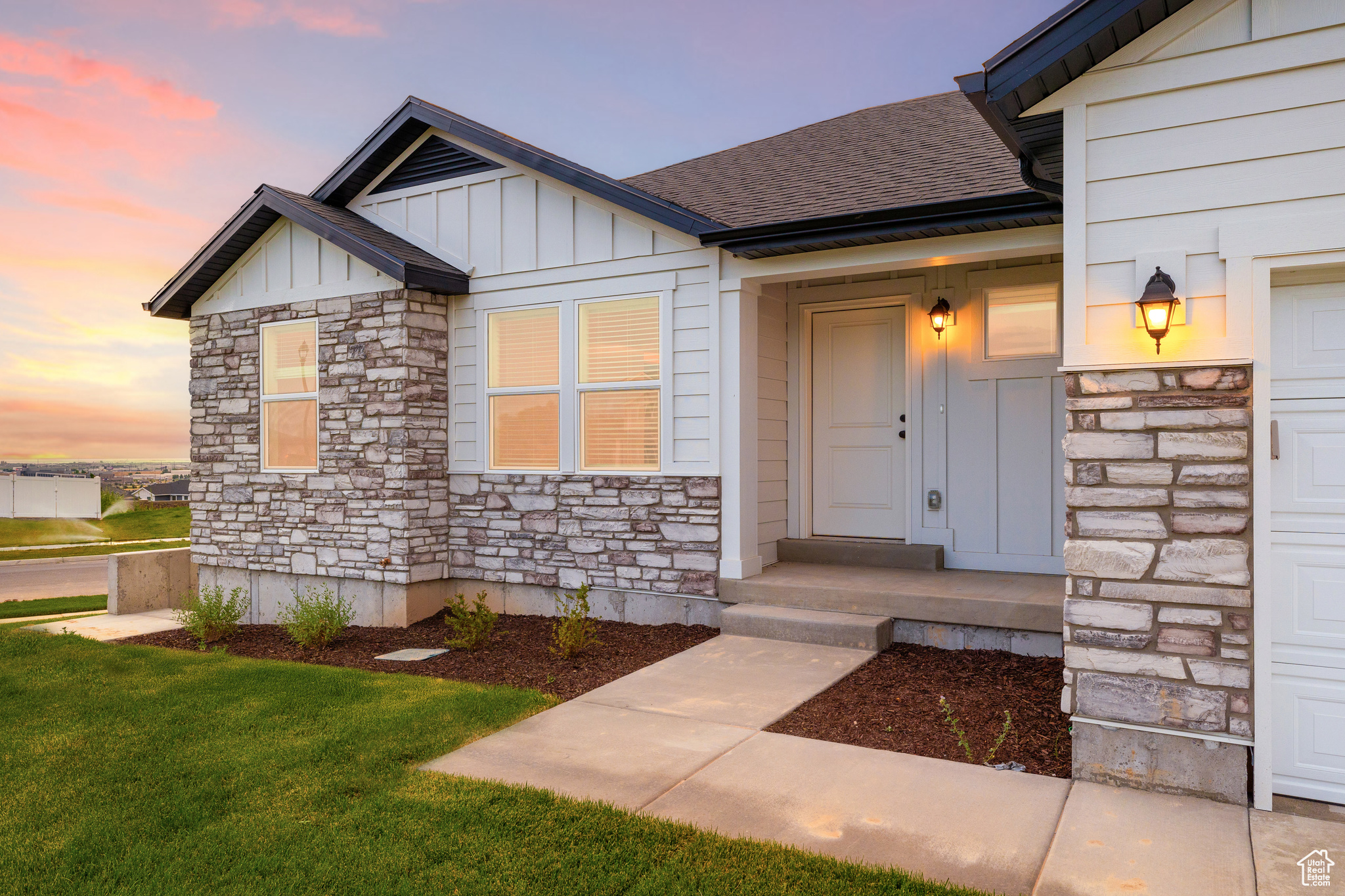 SUMMIT RIDGE @ THE HILLS - Residential