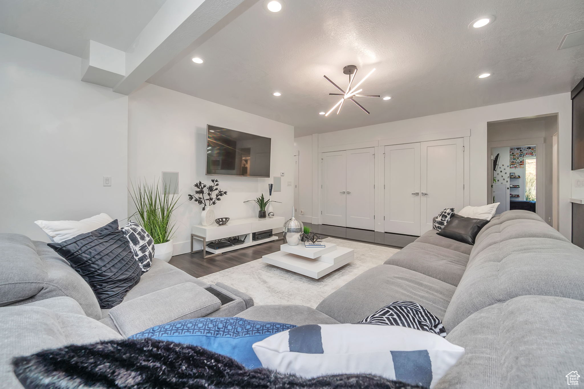 COTTONWOOD HILLS - Residential