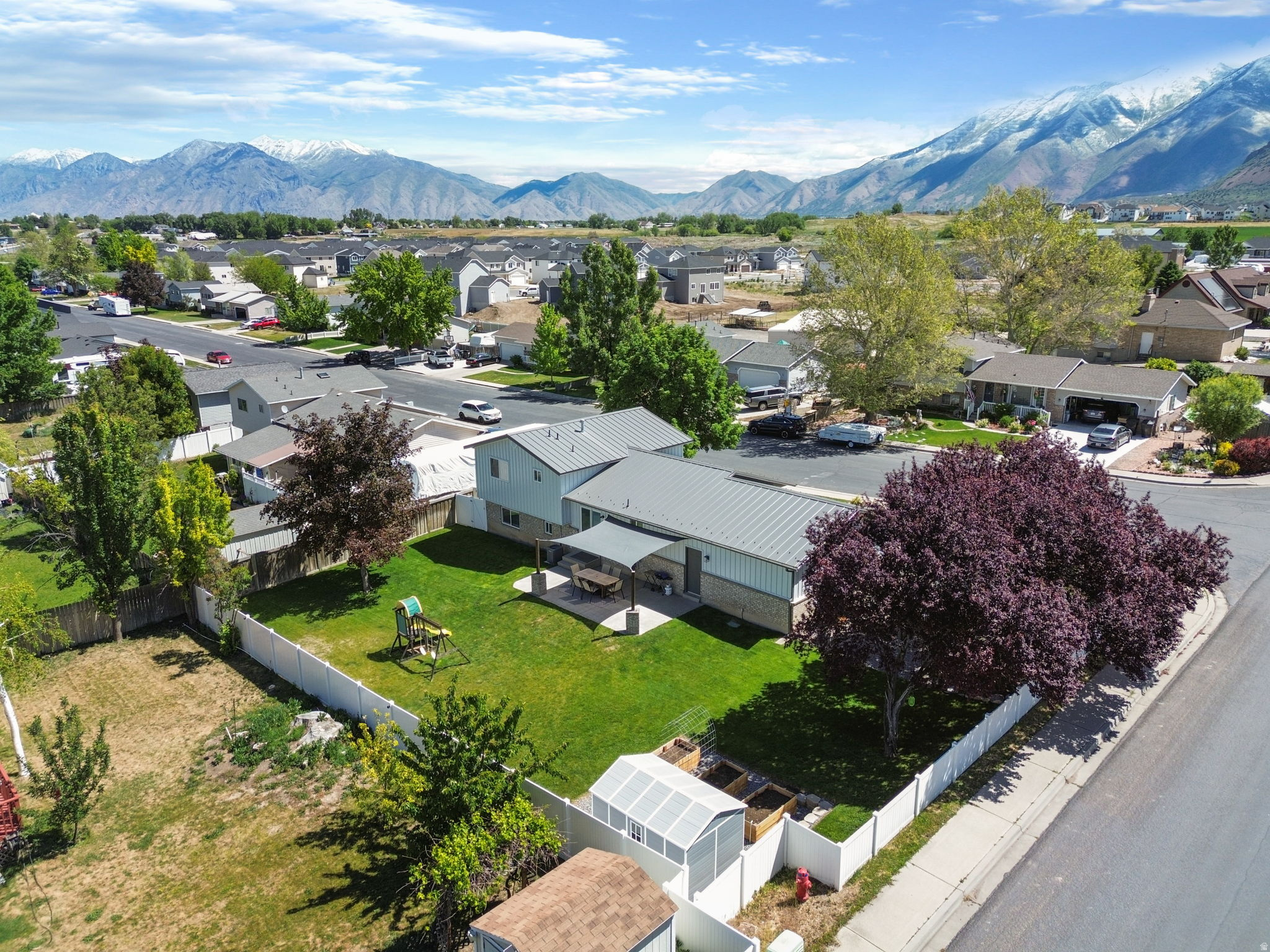 GREEN MEADOWS - Residential