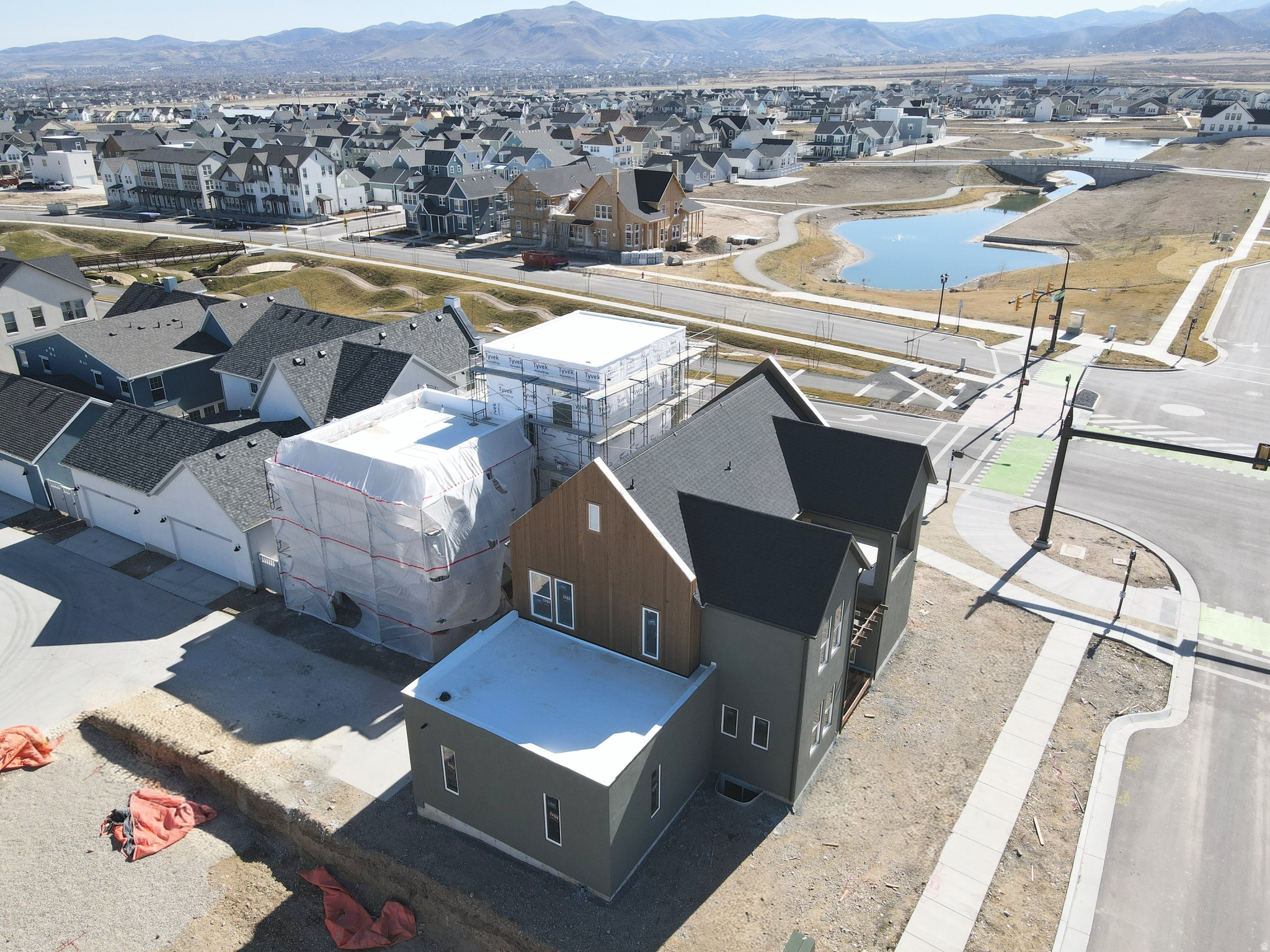 DAYBREAK - Residential