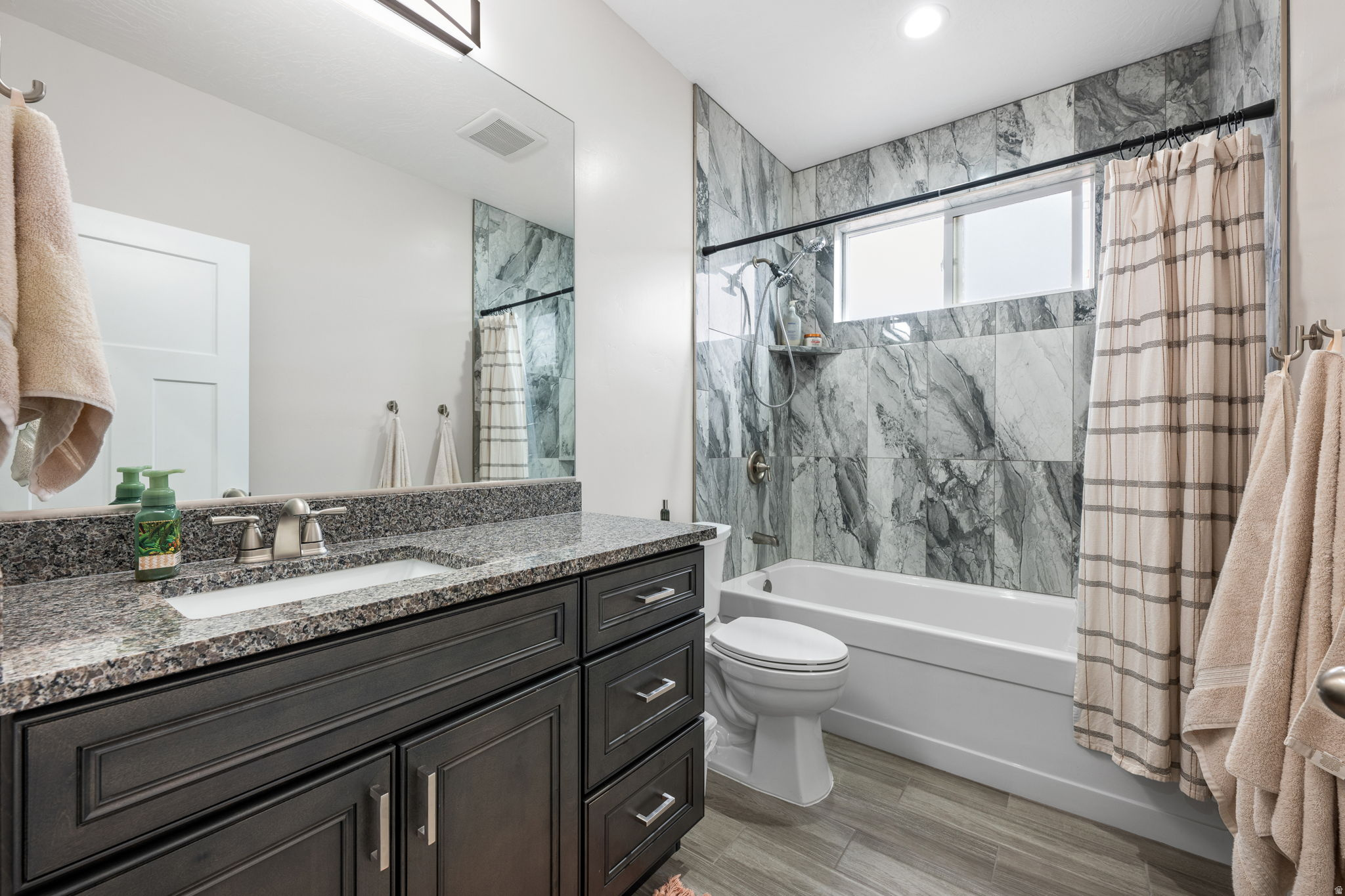 HILLS AT SANTA CLARA 1B - Residential