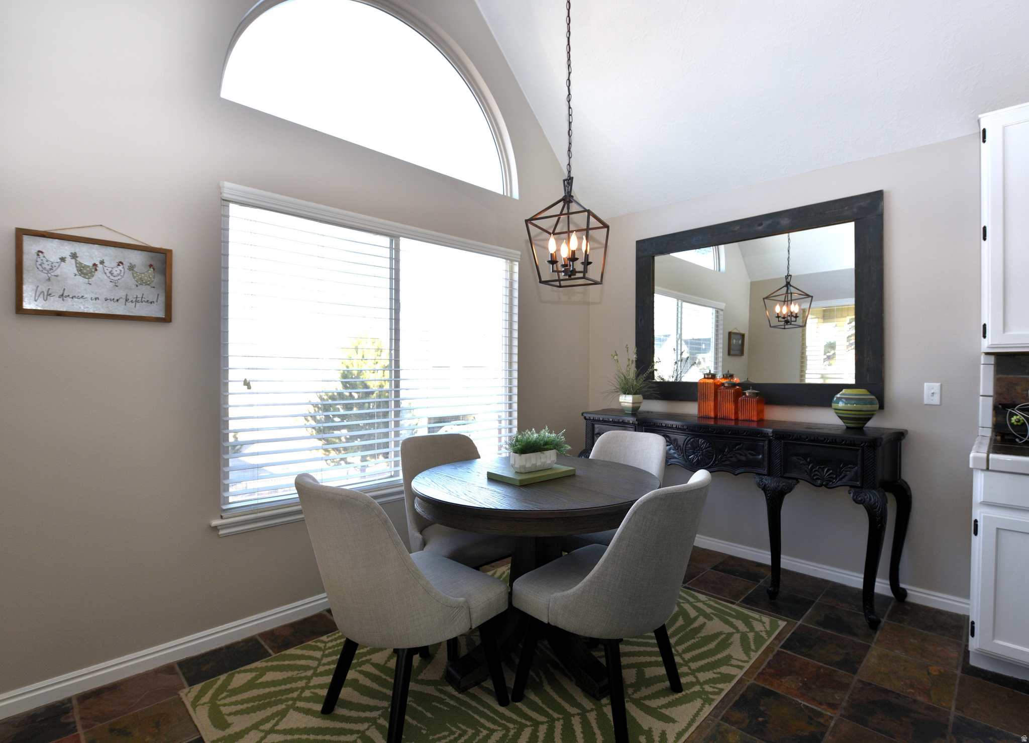 DAYBREAK HILL - Residential