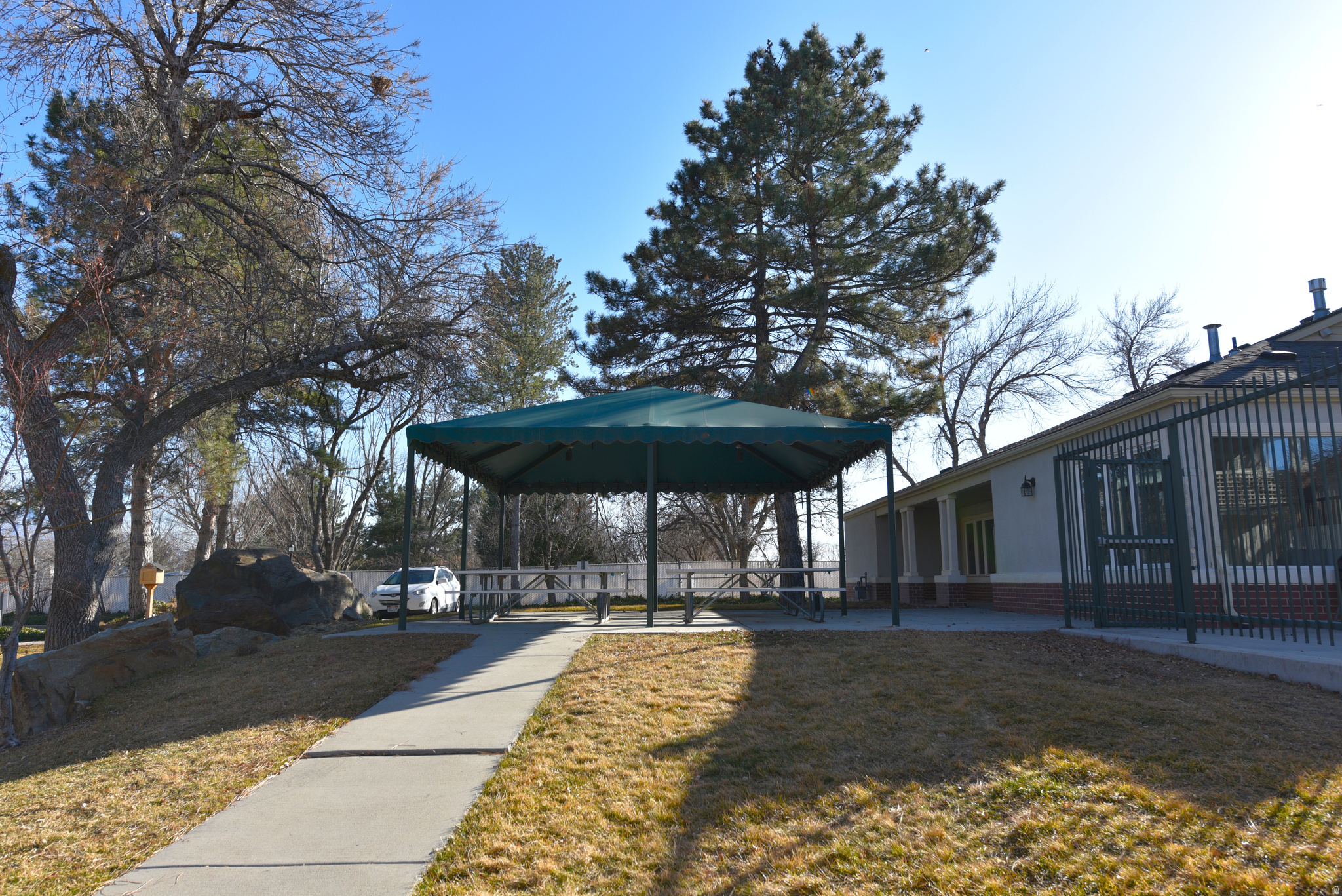 DAYBREAK HILL - Residential