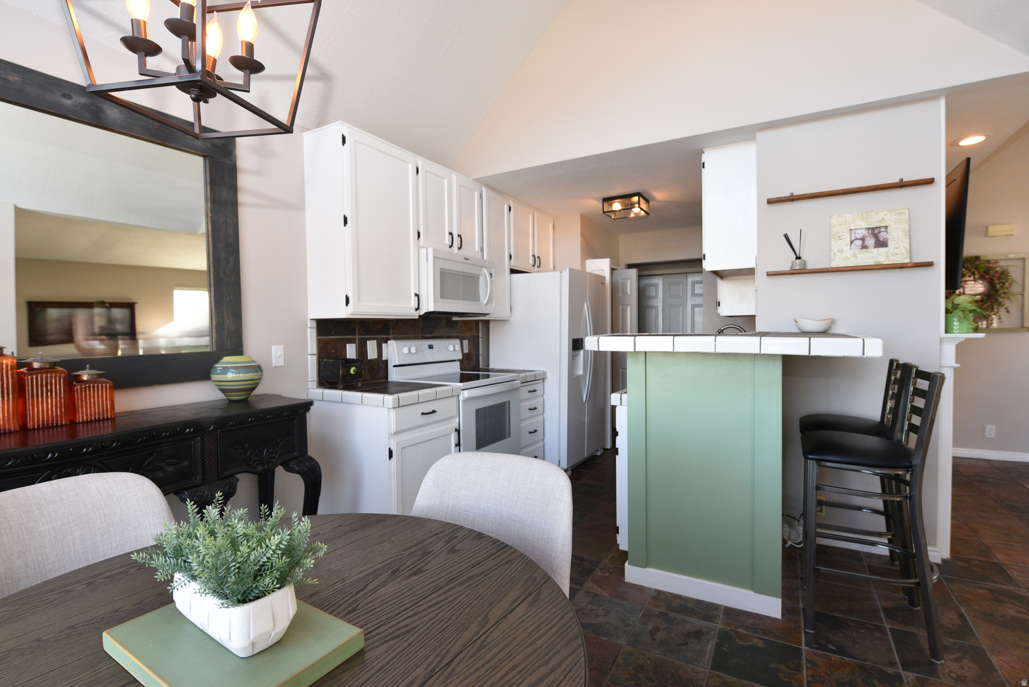 DAYBREAK HILL - Residential