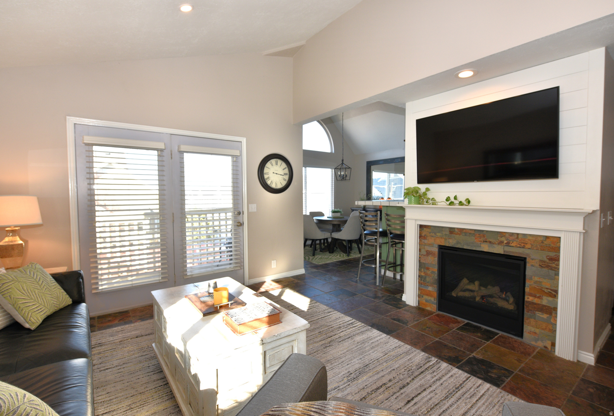 DAYBREAK HILL - Residential