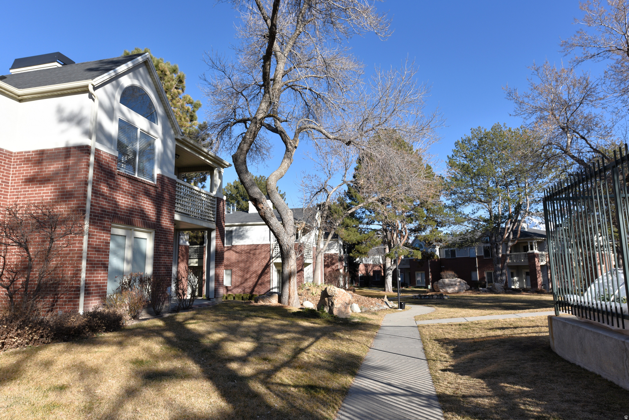 DAYBREAK HILL - Residential
