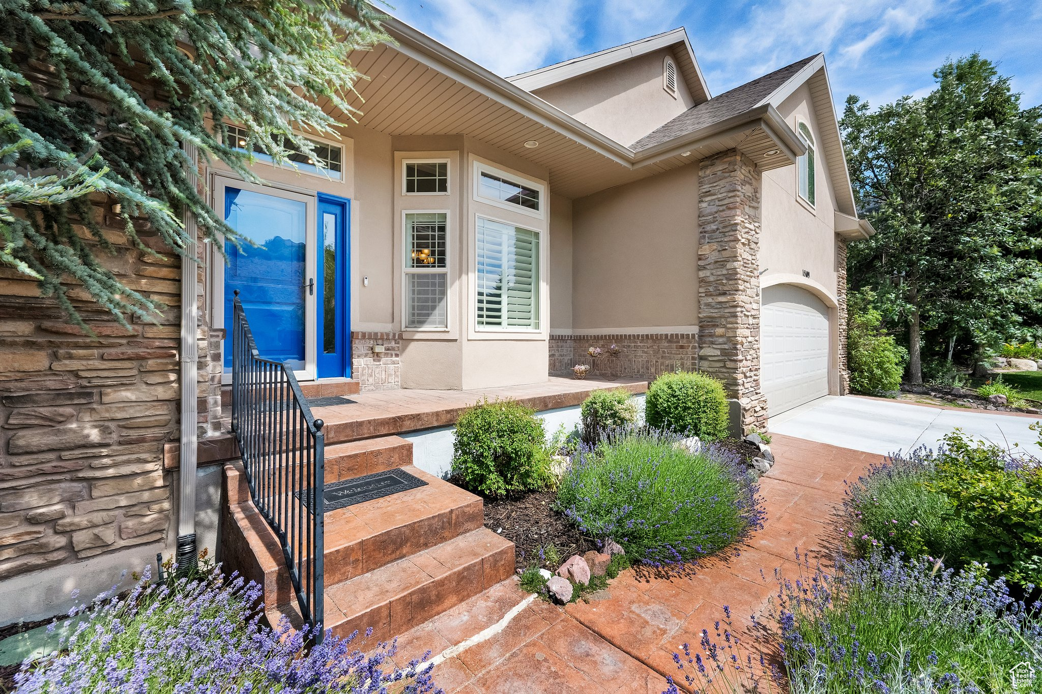 Draper (Ut Cnty), Utah 84020, United States, 7 Bedrooms Bedrooms, ,3 BathroomsBathrooms,Residential,Pending,159170