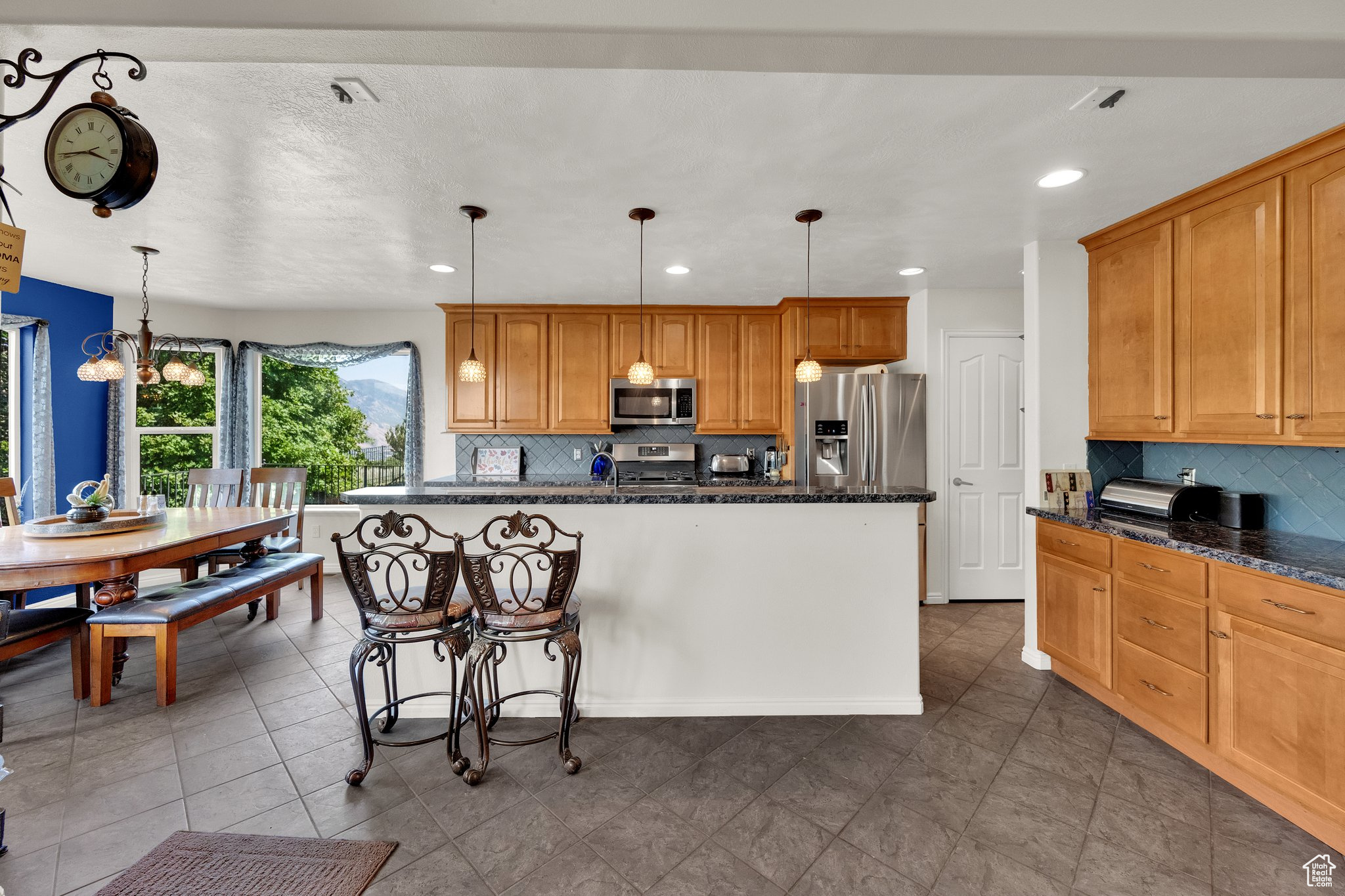 Draper (Ut Cnty), Utah 84020, United States, 7 Bedrooms Bedrooms, ,3 BathroomsBathrooms,Residential,Pending,159170