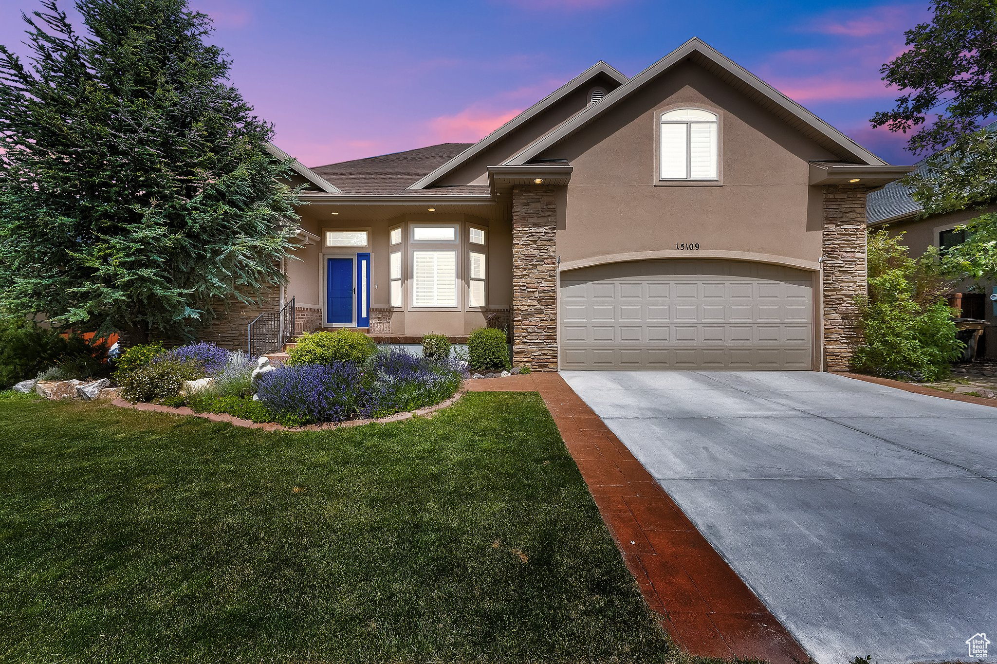 Draper (Ut Cnty), Utah 84020, United States, 7 Bedrooms Bedrooms, ,3 BathroomsBathrooms,Residential,Pending,159170