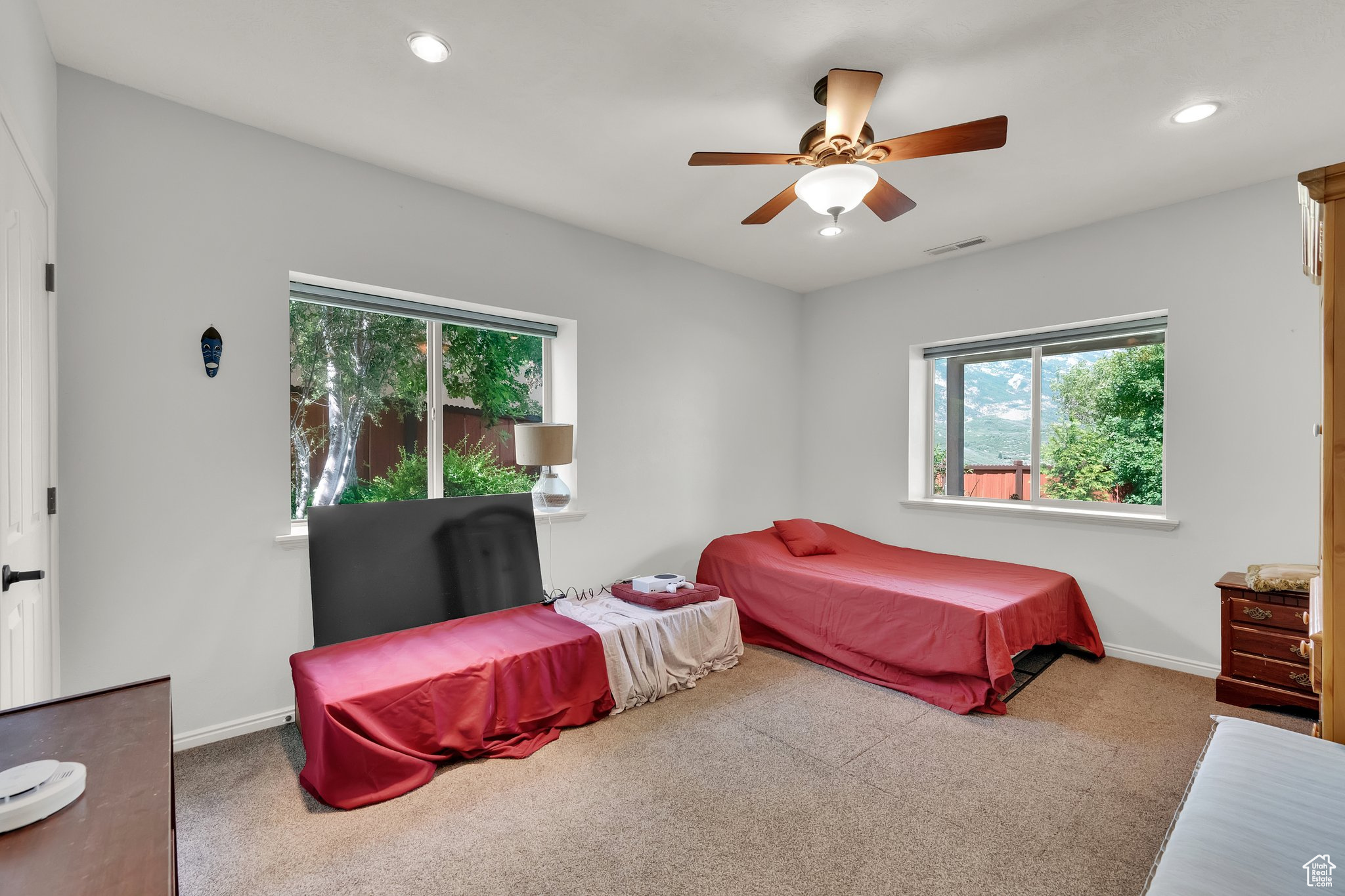 Draper (Ut Cnty), Utah 84020, United States, 7 Bedrooms Bedrooms, ,3 BathroomsBathrooms,Residential,Pending,159170