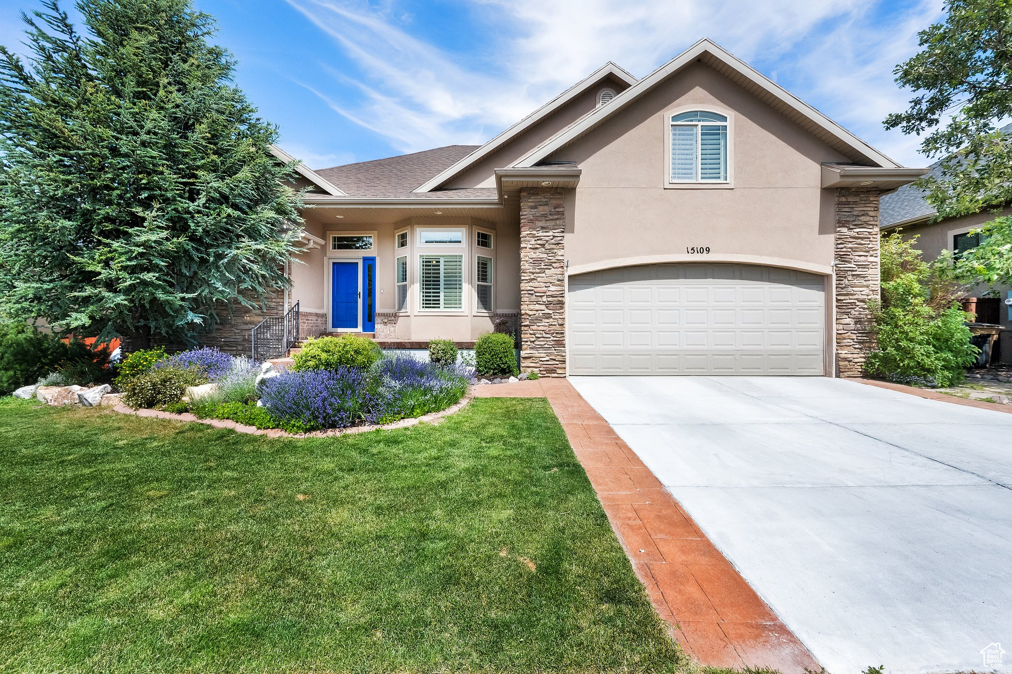 Draper (Ut Cnty), Utah 84020, United States, 7 Bedrooms Bedrooms, ,3 BathroomsBathrooms,Residential,Pending,159170