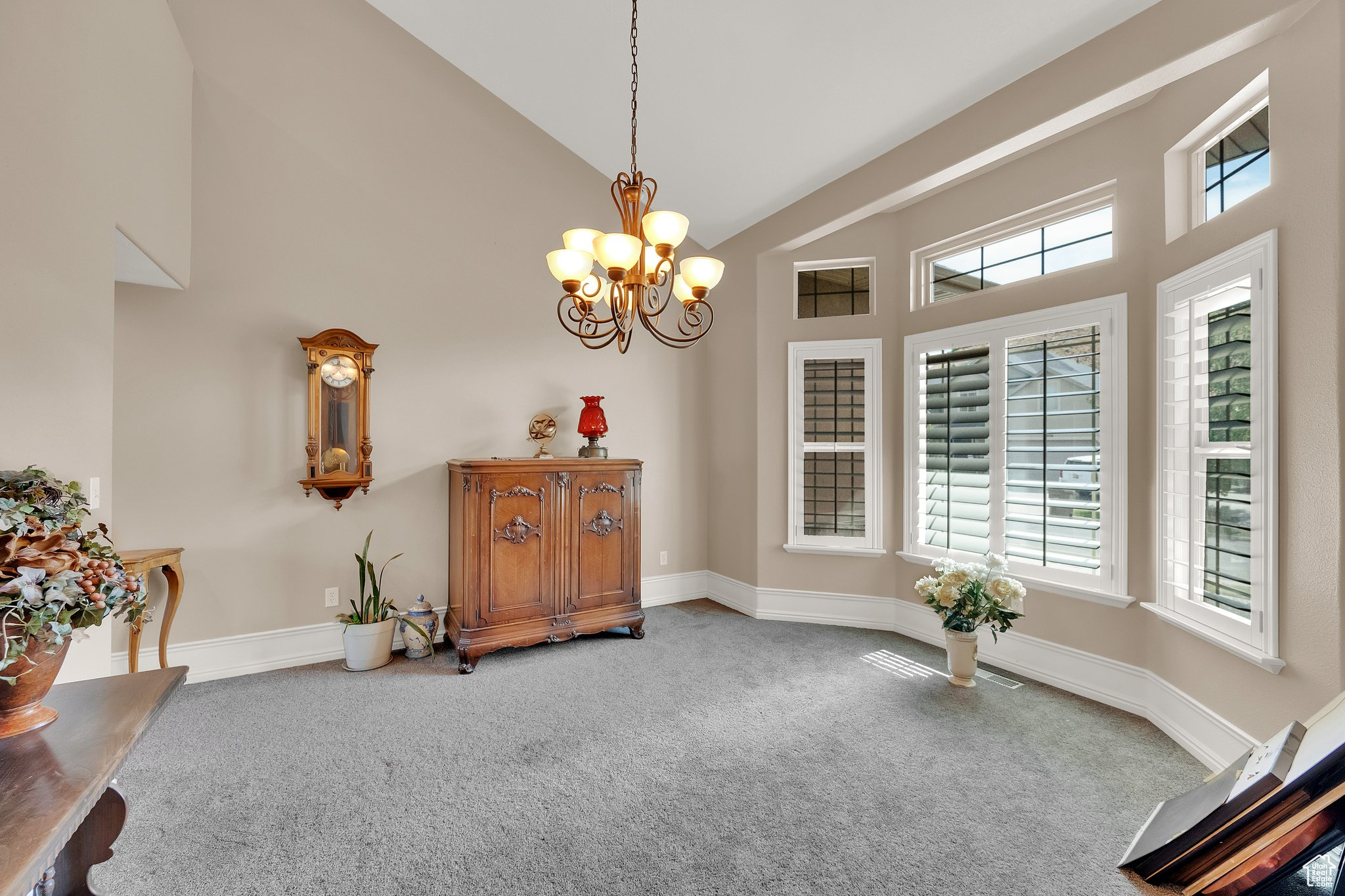 Draper (Ut Cnty), Utah 84020, United States, 7 Bedrooms Bedrooms, ,3 BathroomsBathrooms,Residential,Pending,159170