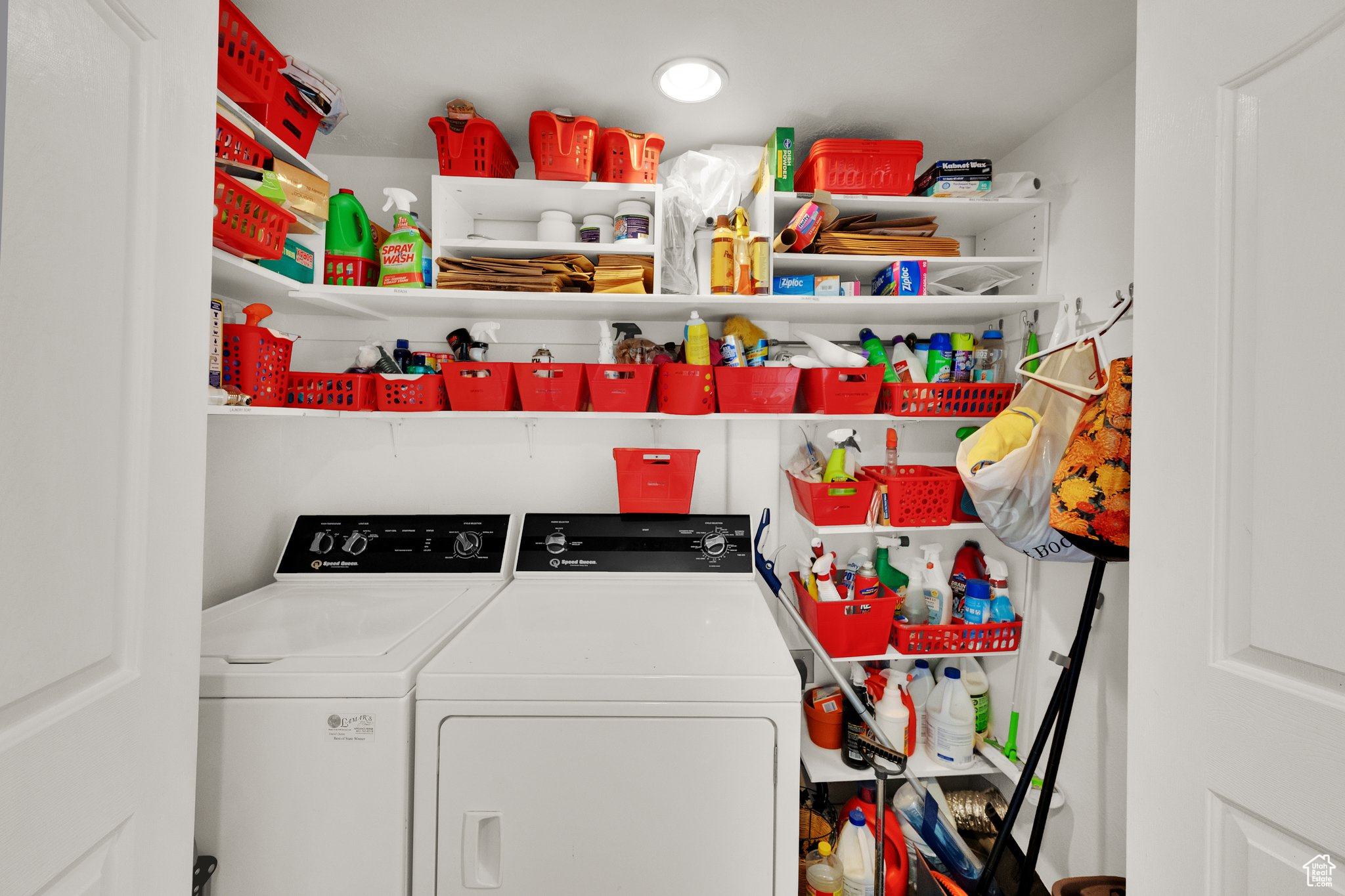 Draper (Ut Cnty), Utah 84020, United States, 7 Bedrooms Bedrooms, ,3 BathroomsBathrooms,Residential,Pending,159170