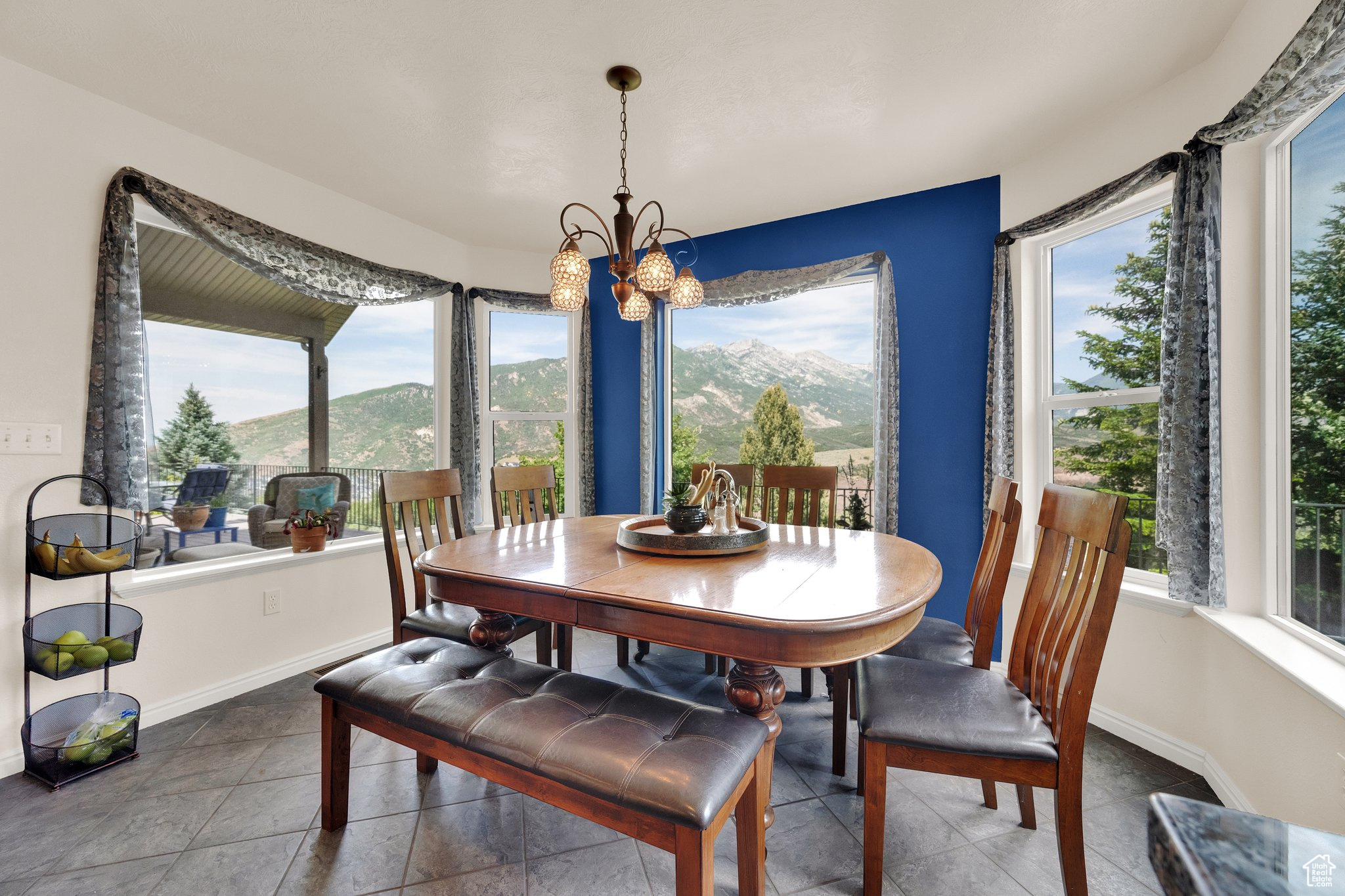 Draper (Ut Cnty), Utah 84020, United States, 7 Bedrooms Bedrooms, ,3 BathroomsBathrooms,Residential,Pending,159170