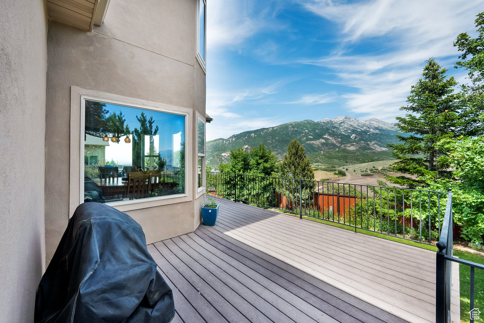 Draper (Ut Cnty), Utah 84020, United States, 7 Bedrooms Bedrooms, ,3 BathroomsBathrooms,Residential,Pending,159170