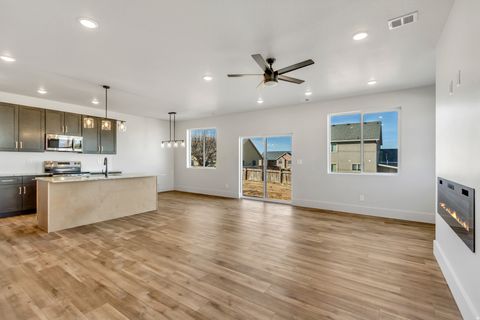 Tiny photo for 529 N HAVEN DR, Mapleton, UT 84664 (MLS # 2152280)