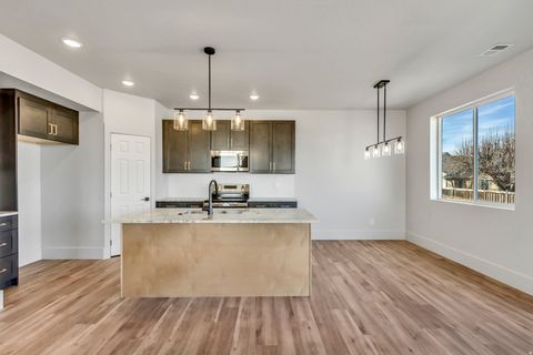 Tiny photo for 529 N HAVEN DR, Mapleton, UT 84664 (MLS # 2152280)