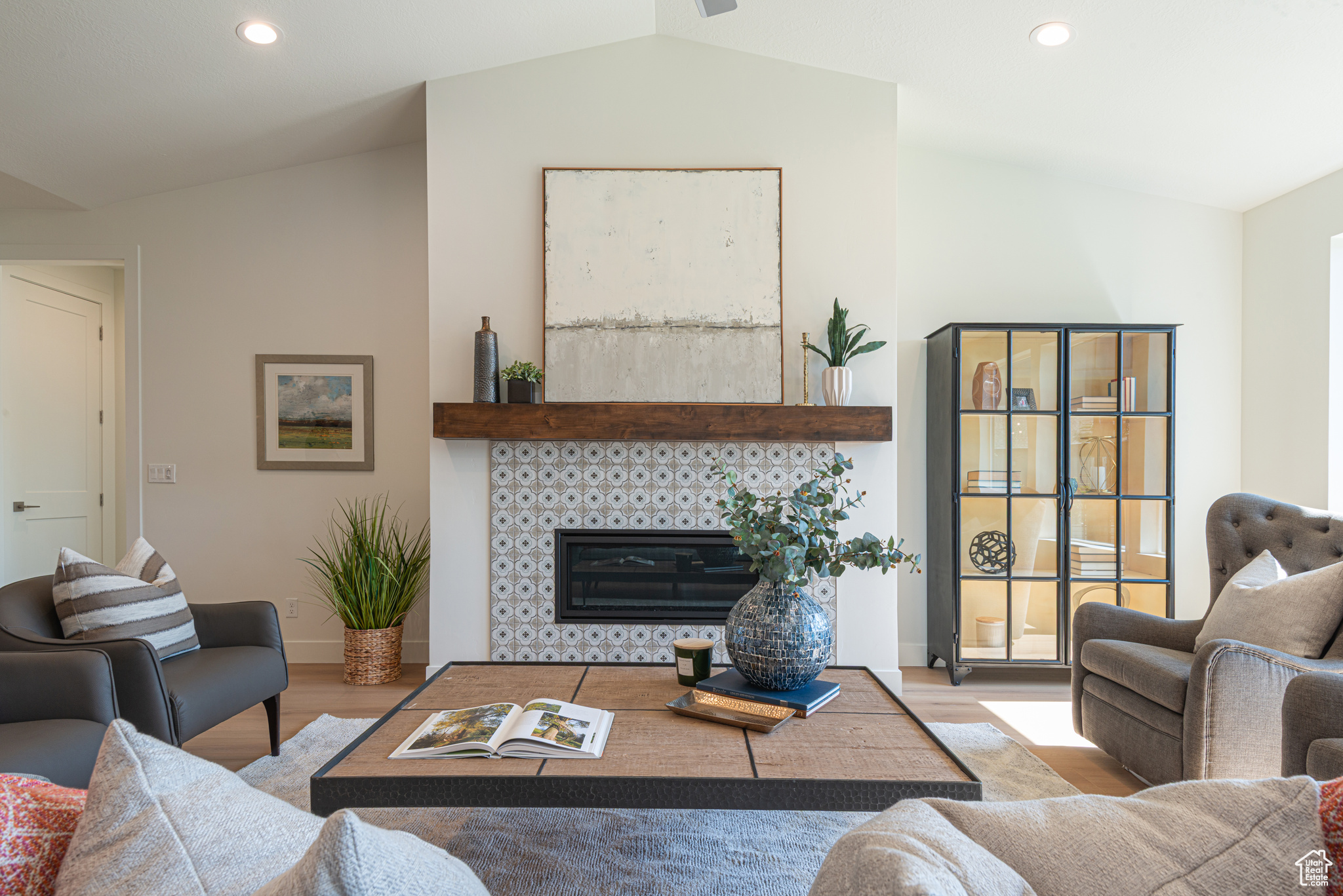 CASTELLO ESTATES - Residential