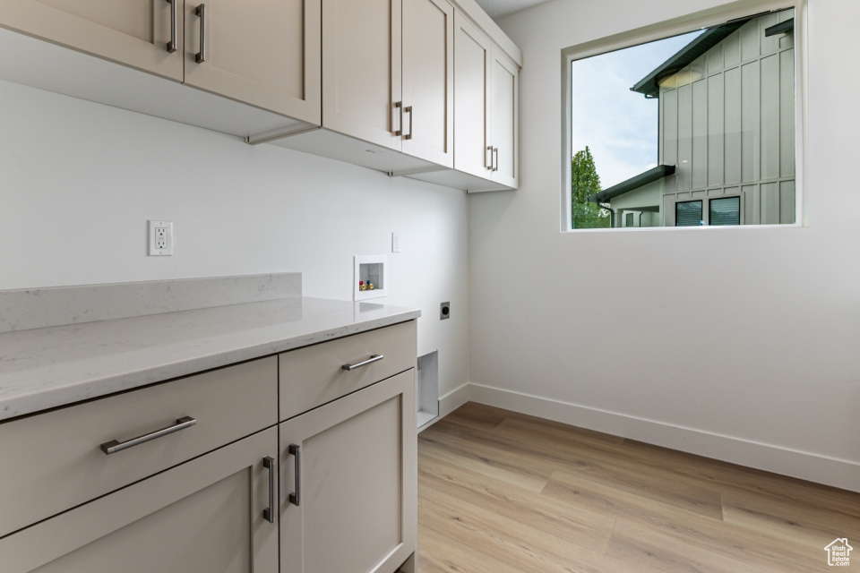 South Jordan, Utah 84095, United States, 4 Bedrooms Bedrooms, ,4 BathroomsBathrooms,Residential,Active,128920