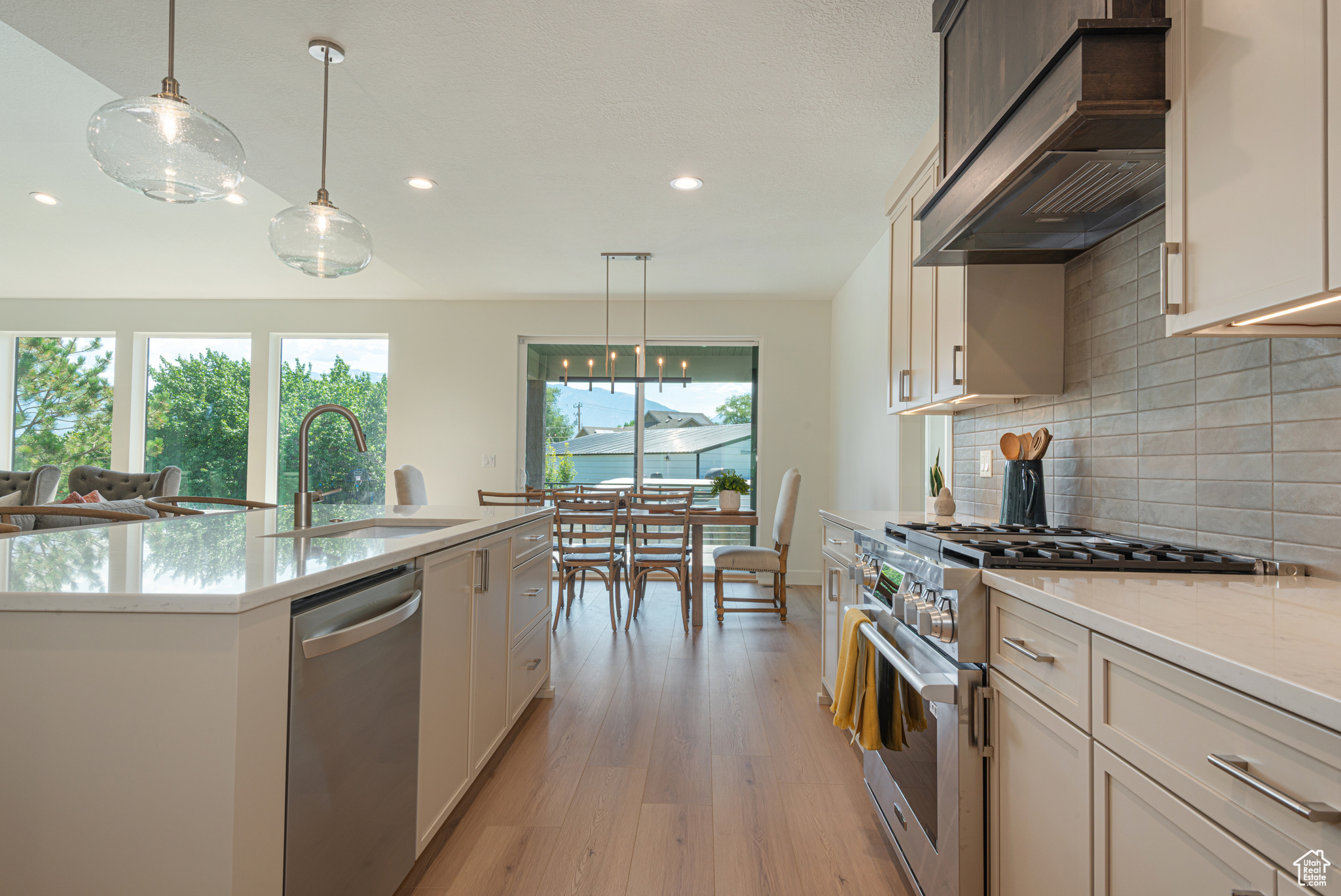 CASTELLO ESTATES - Residential