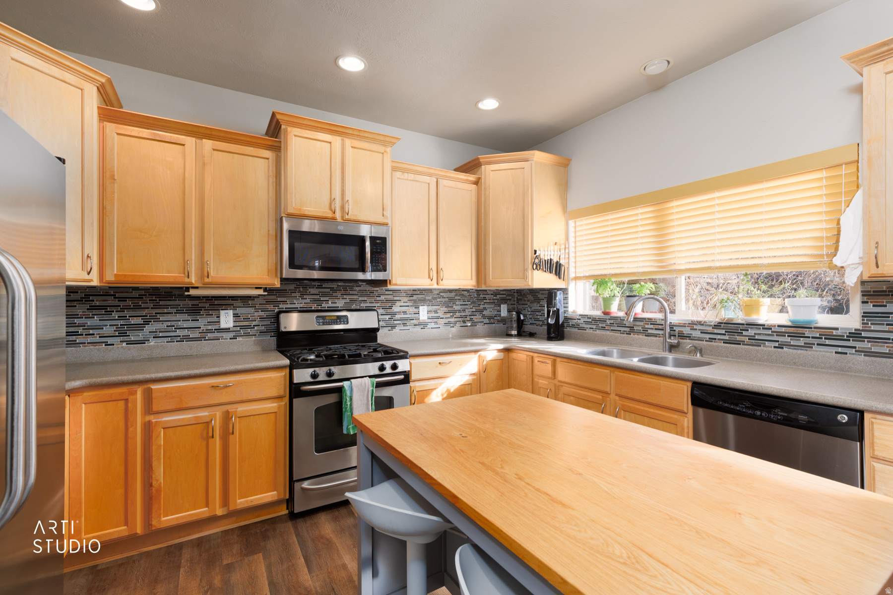 MAPLE HOLLOW 10 11 1 - Residential