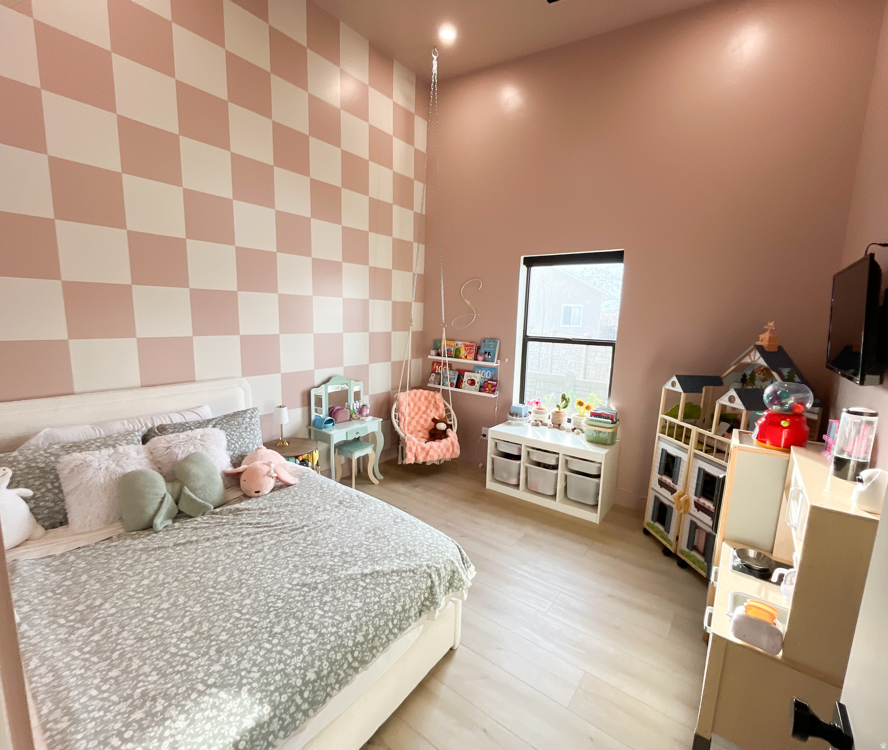 RIVER ROCK - Residential