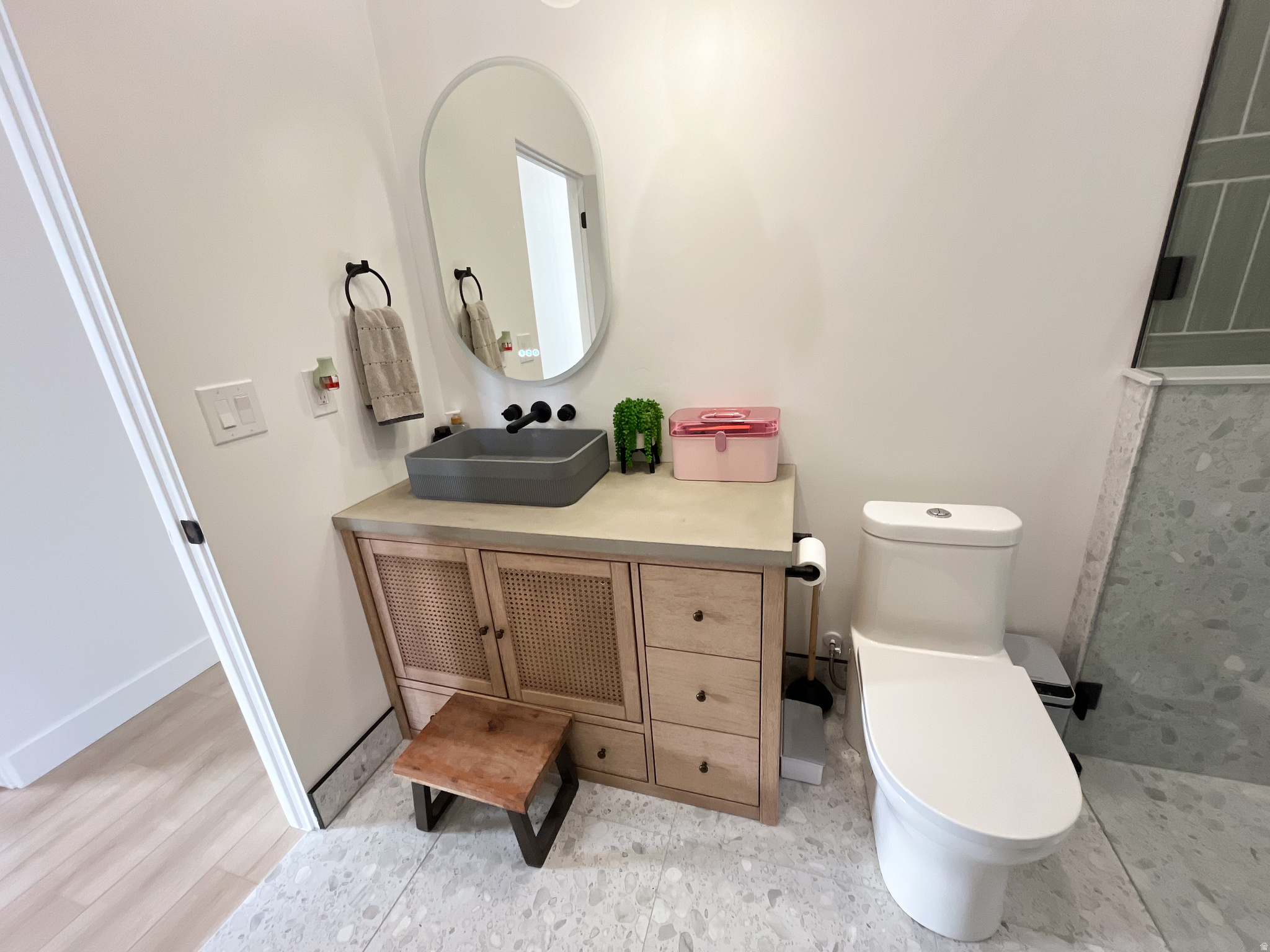 RIVER ROCK - Residential