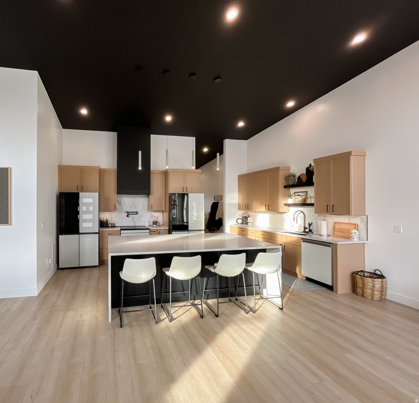 RIVER ROCK - Residential