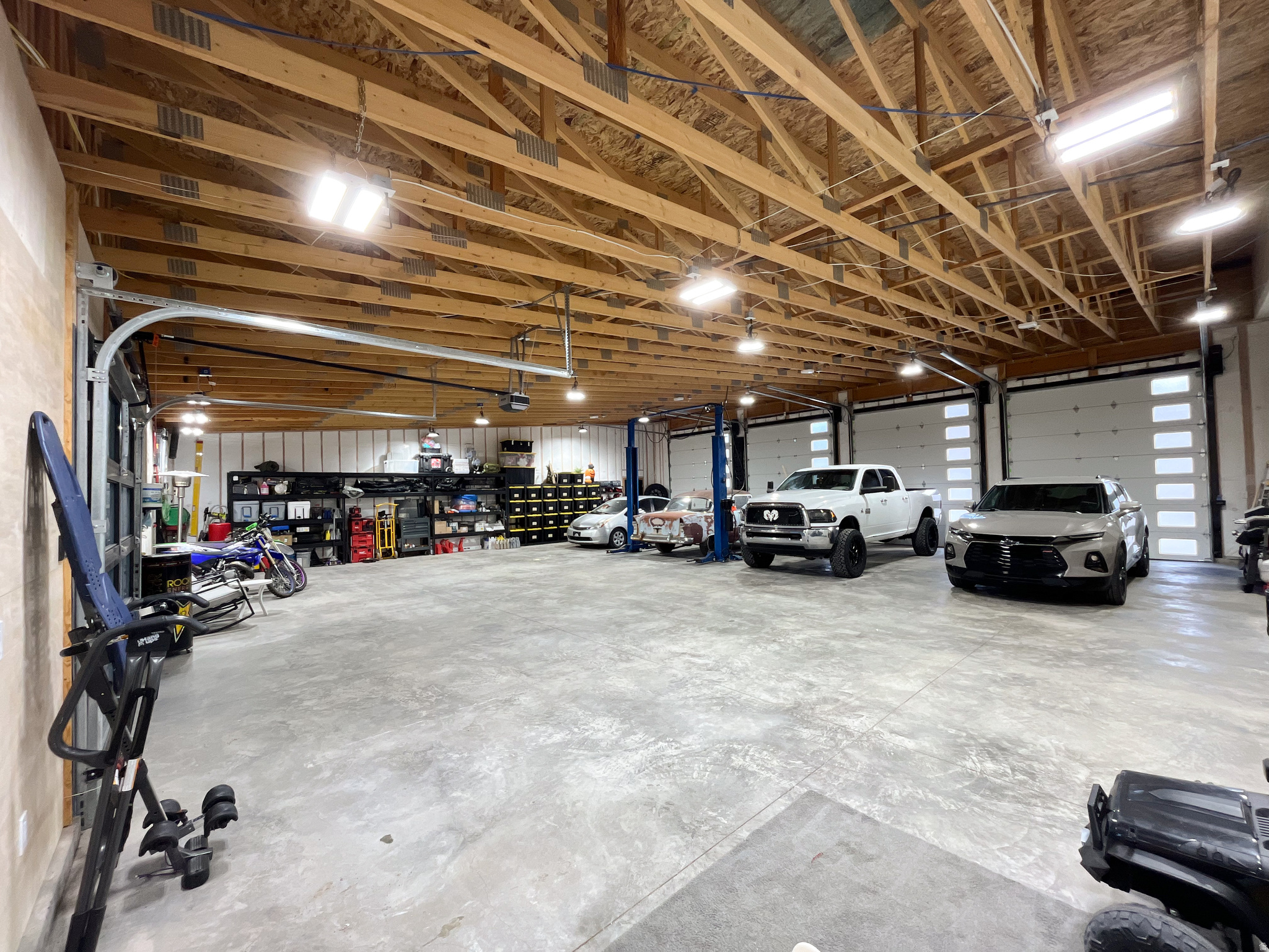 RIVER ROCK - Residential