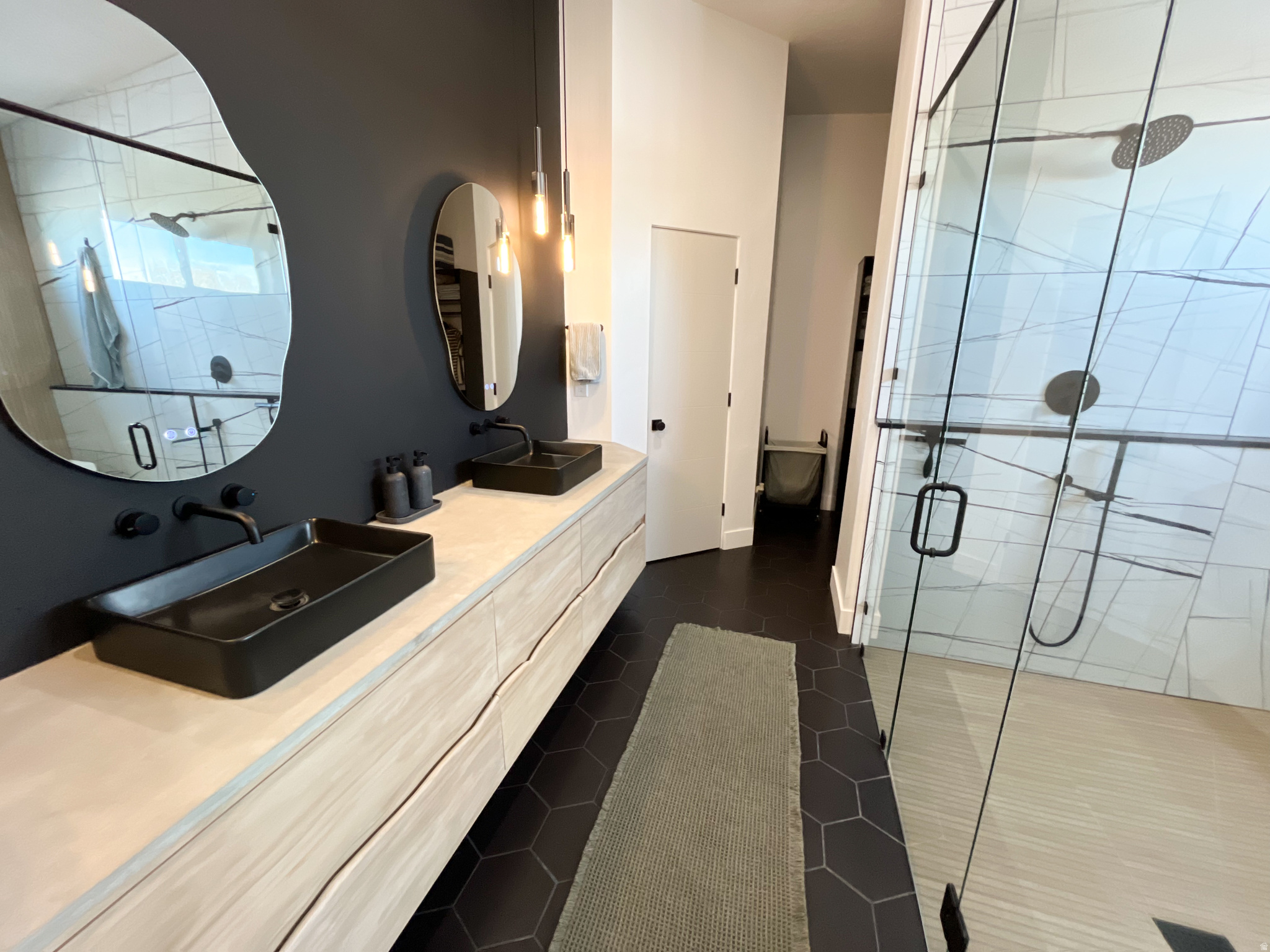 RIVER ROCK - Residential