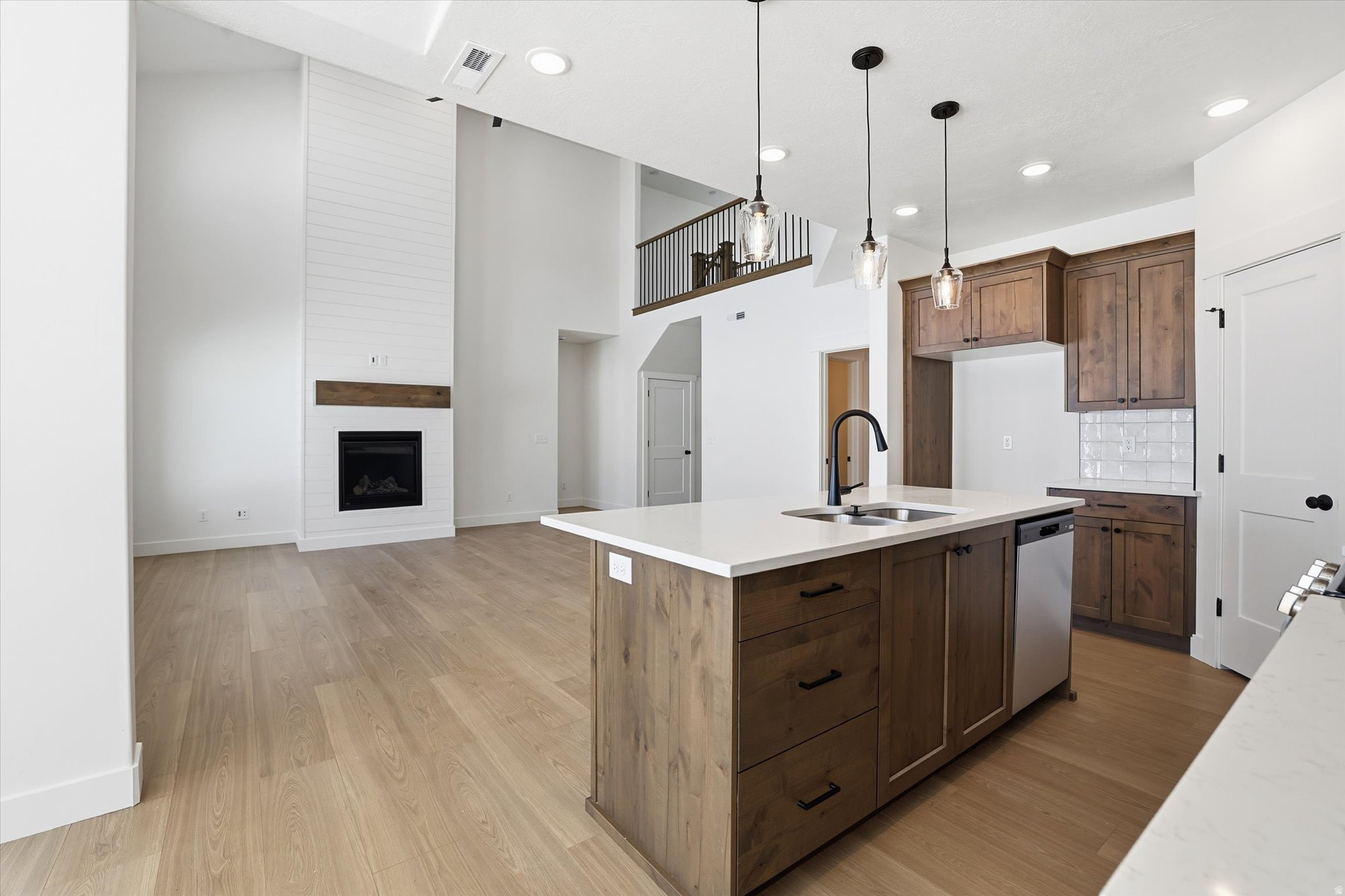 SUNSET VISTA - Residential