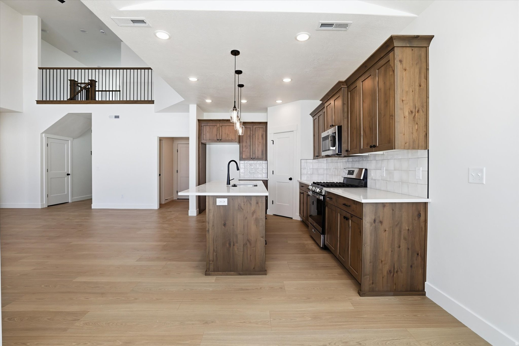 SUNSET VISTA - Residential