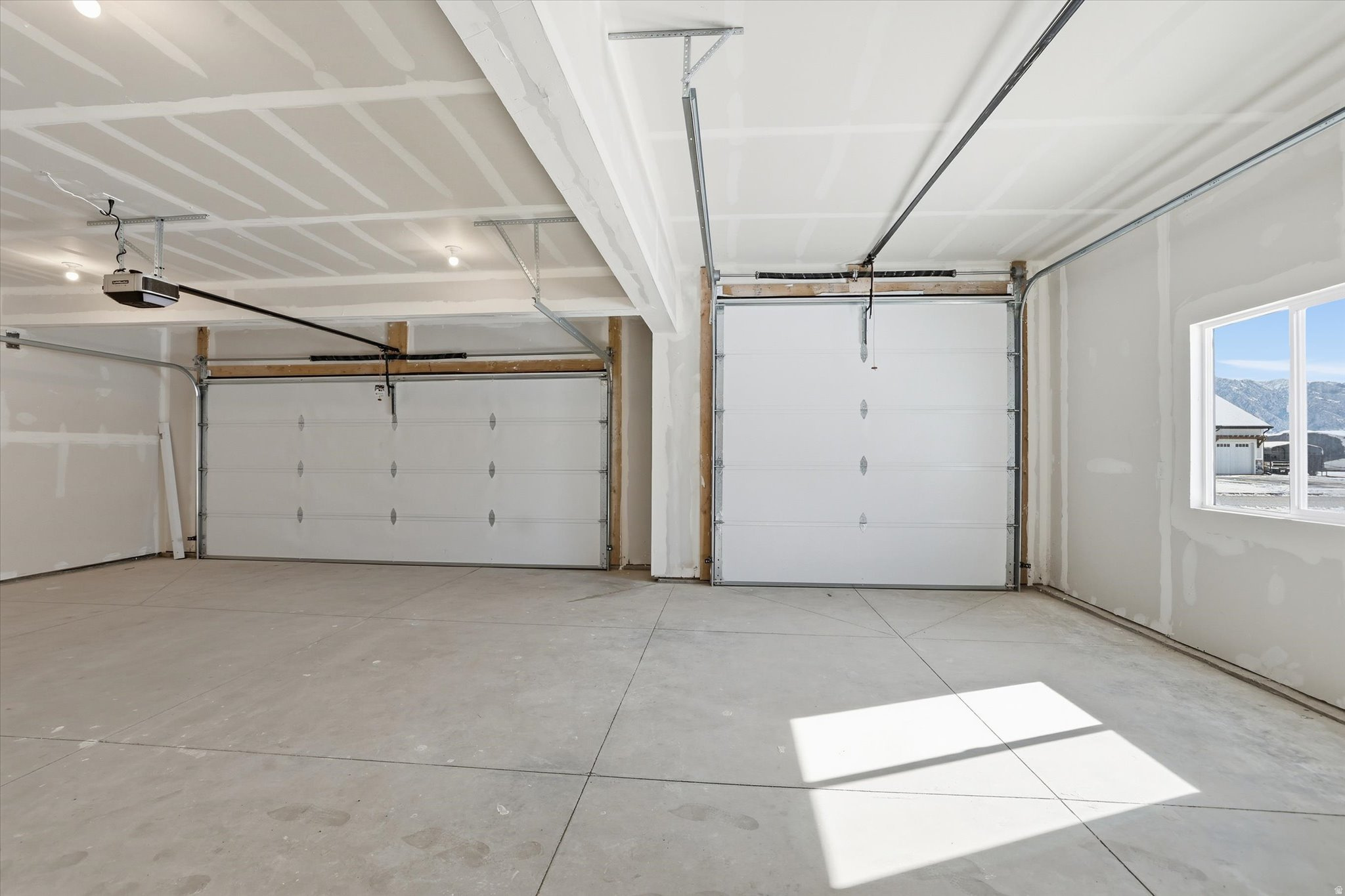 SUNSET VISTA - Residential