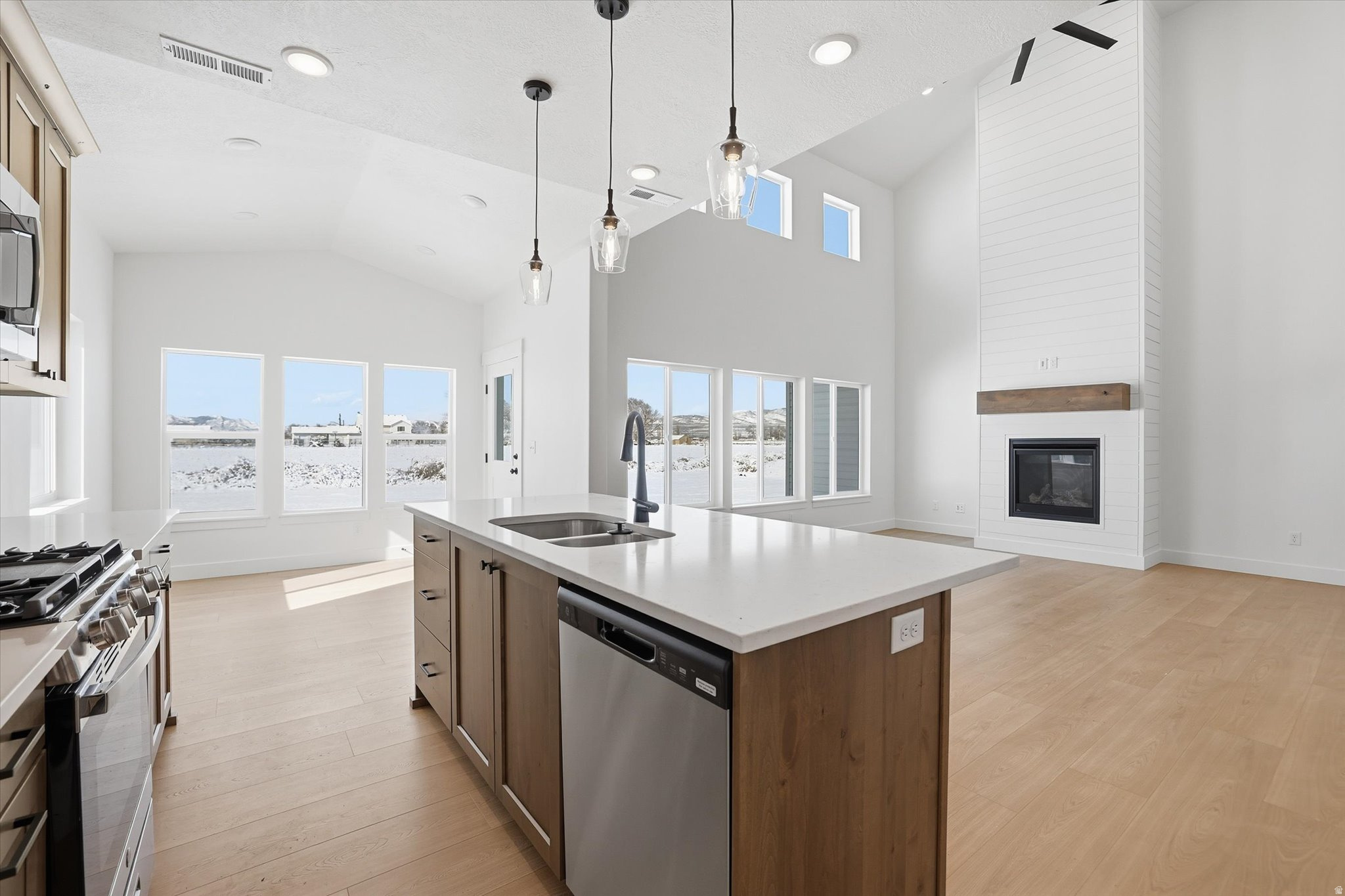 SUNSET VISTA - Residential