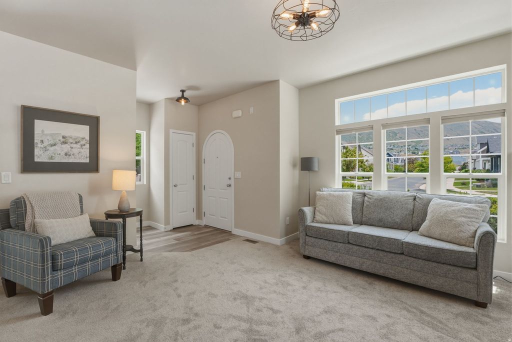 Photo of 272 E PORTER CT, Draper, UT 84020 (MLS # 2161151)