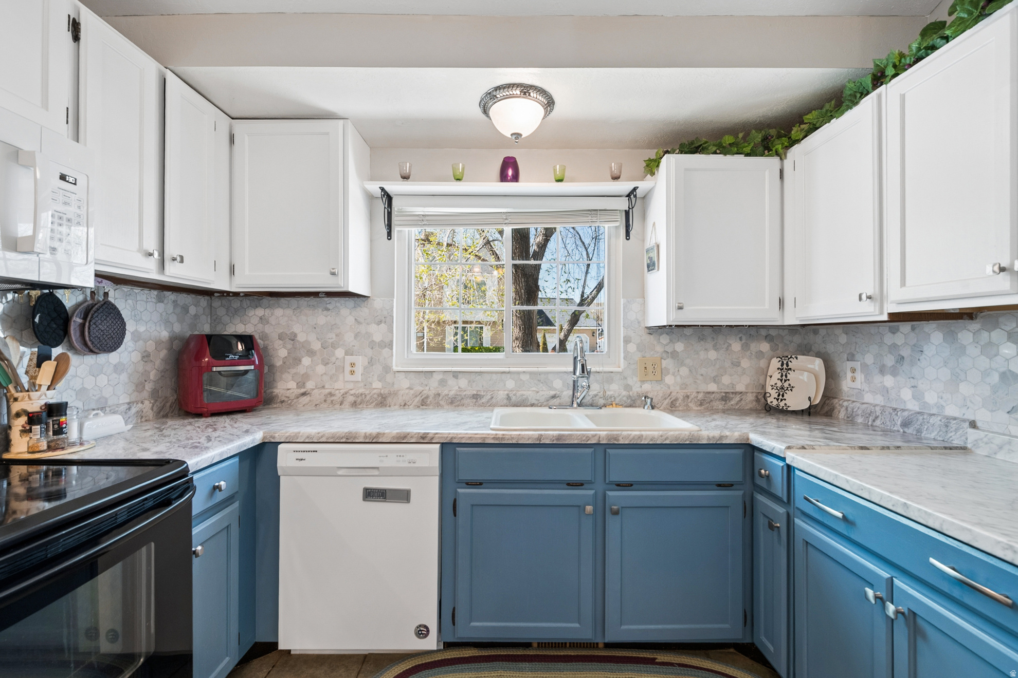 FOX SHADOW - Residential