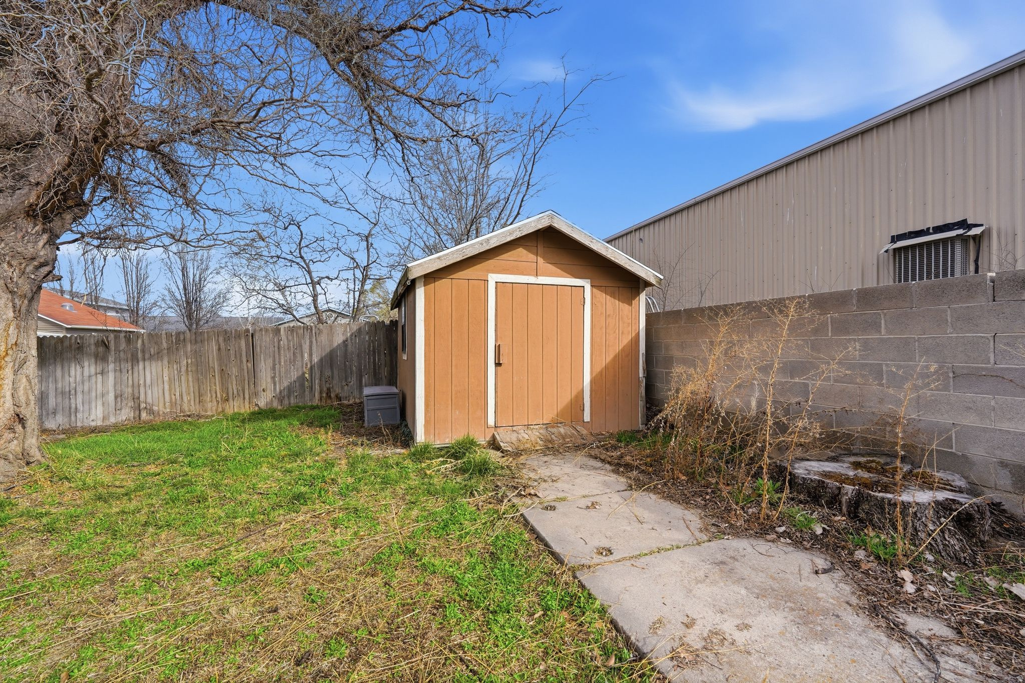 MEADOWS - Residential