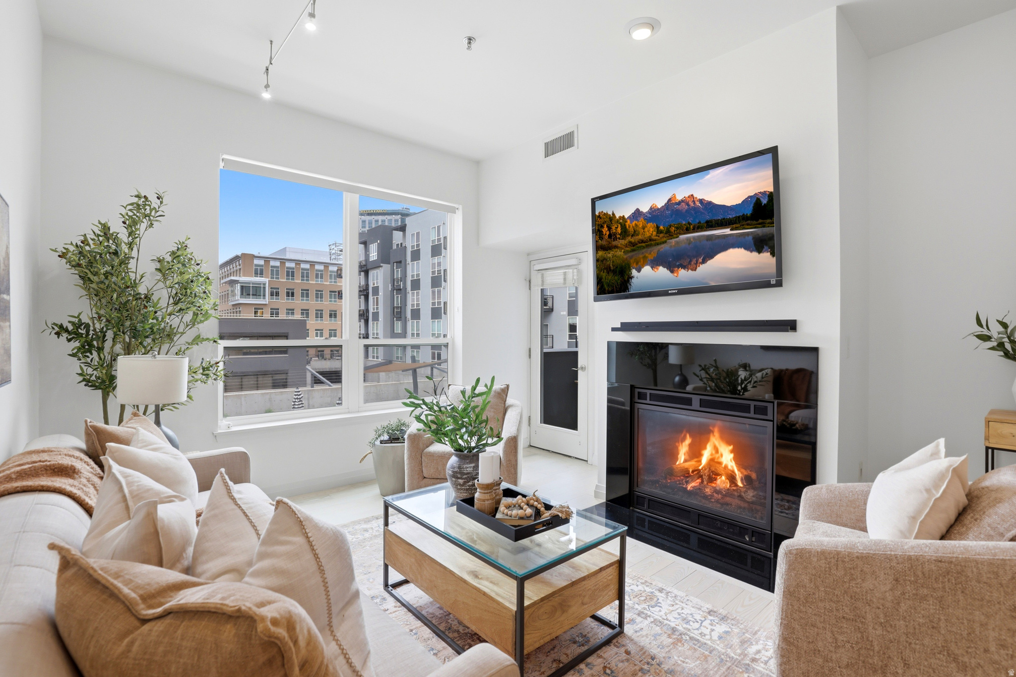 THE METRO - Residential