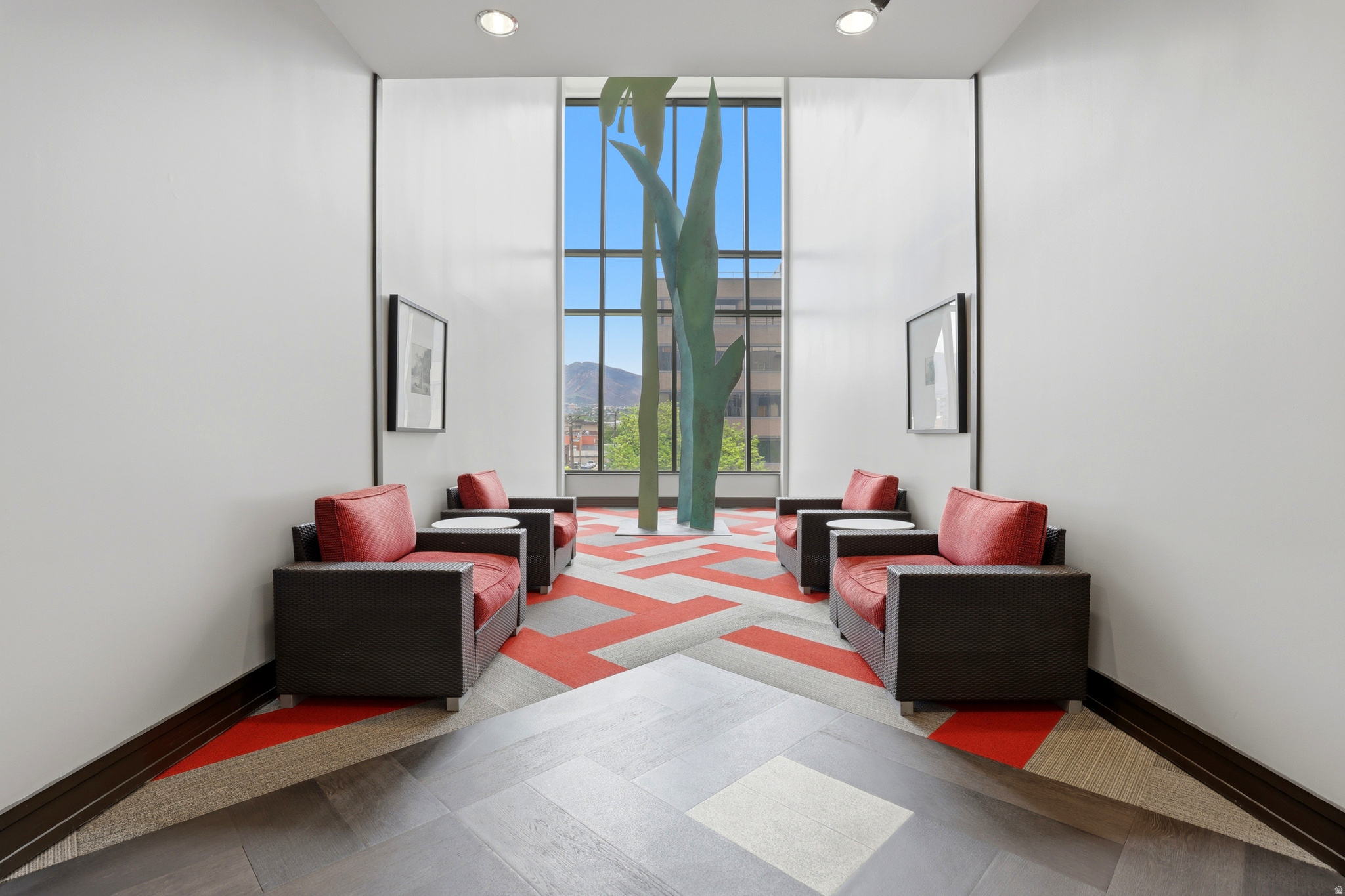 THE METRO - Residential